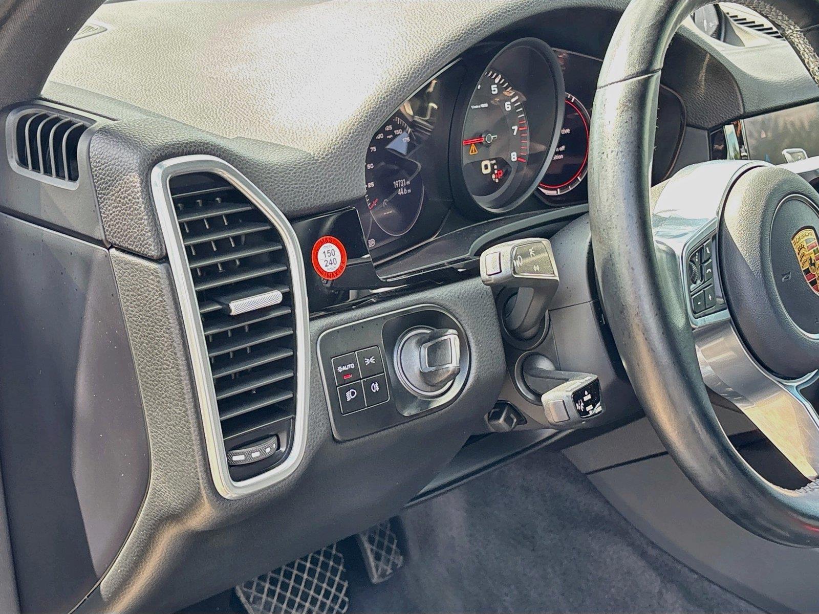 2023 Porsche Cayenne Platinum Edition