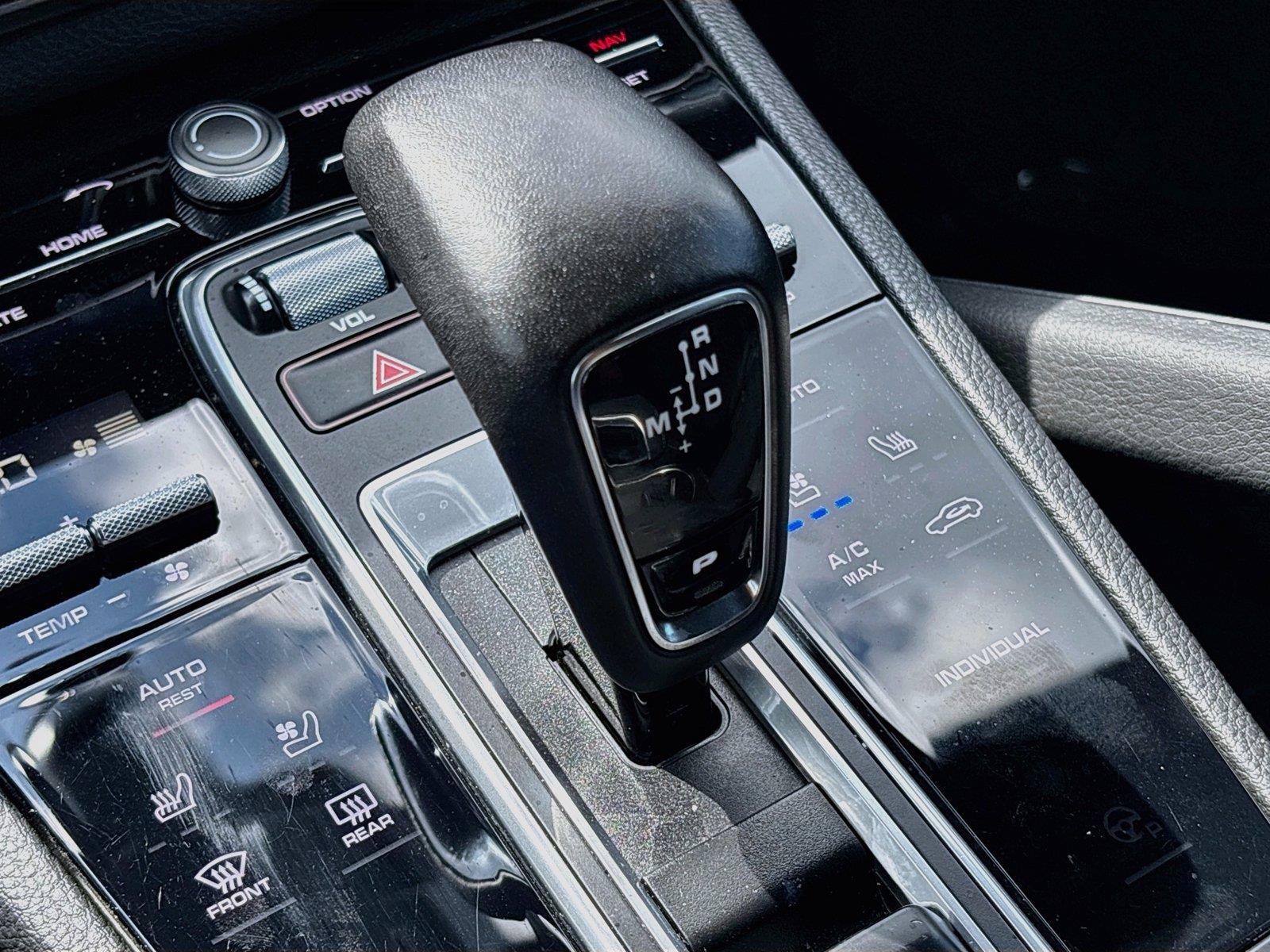 2023 Porsche Cayenne Platinum Edition