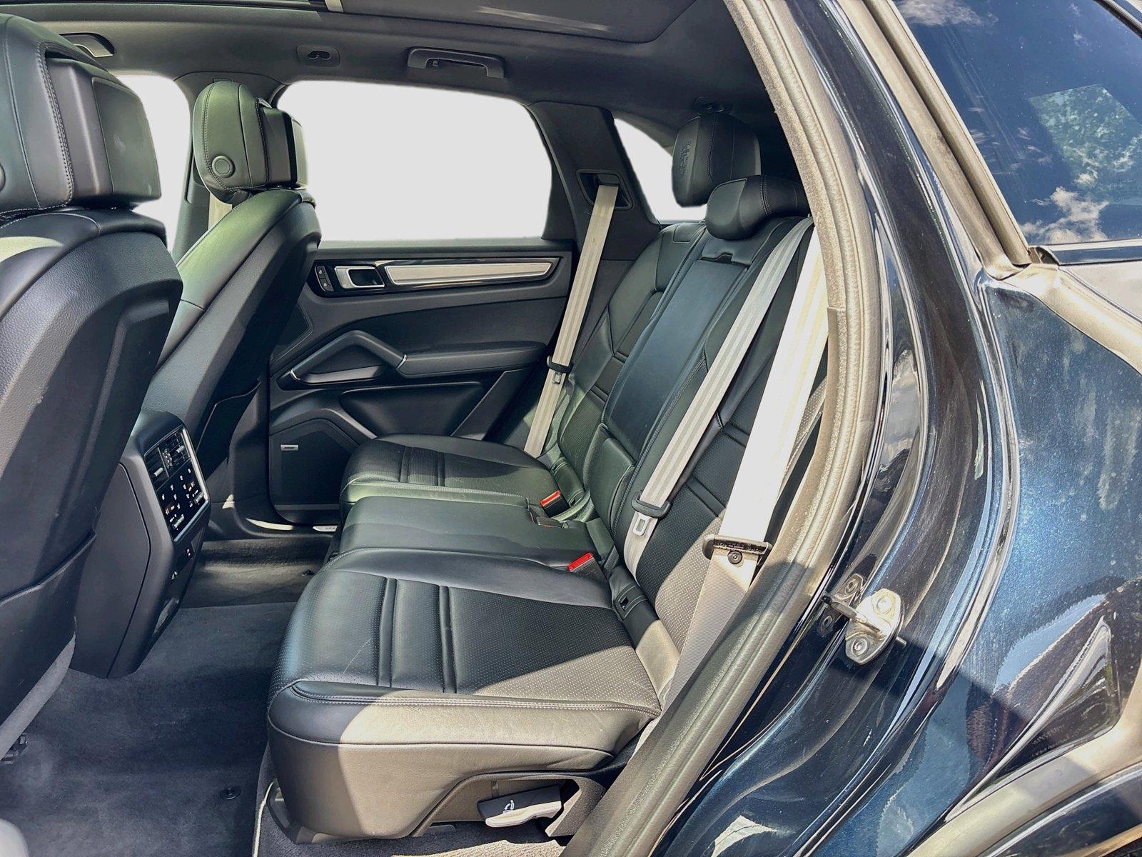 2023 Porsche Cayenne Platinum Edition