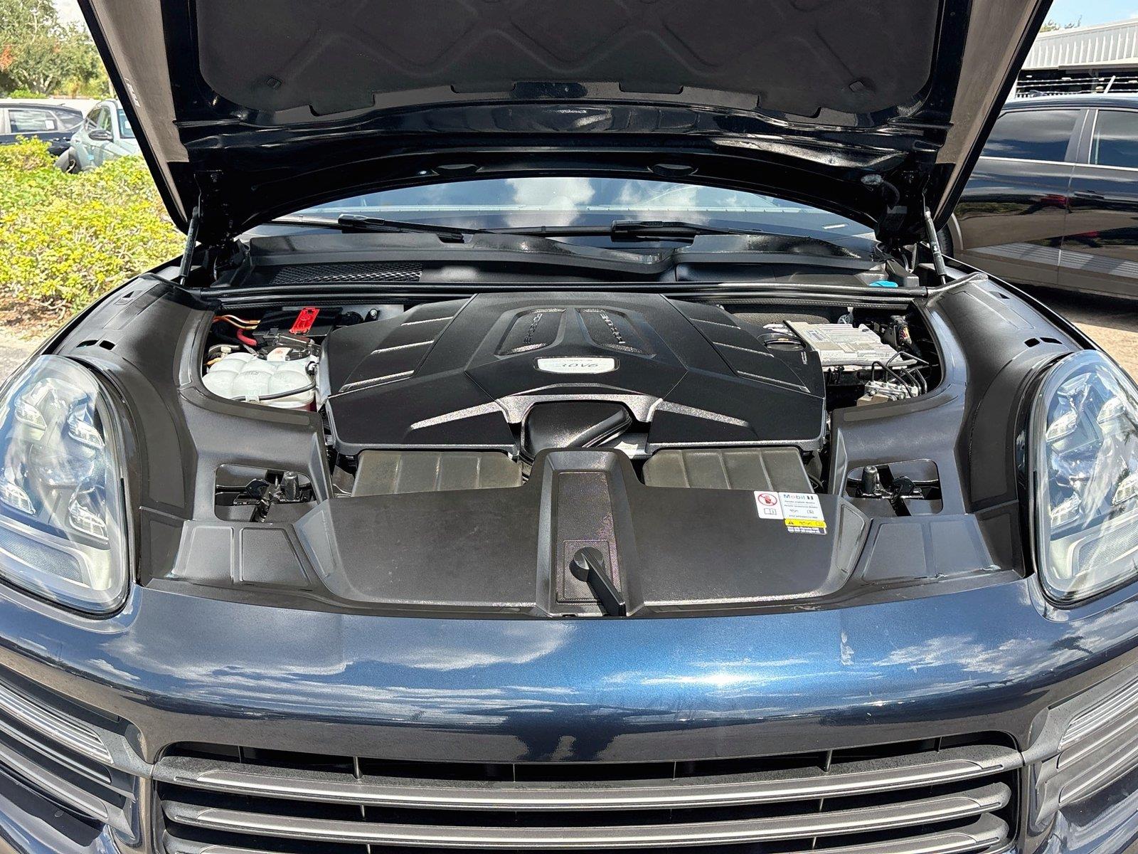 2023 Porsche Cayenne Platinum Edition