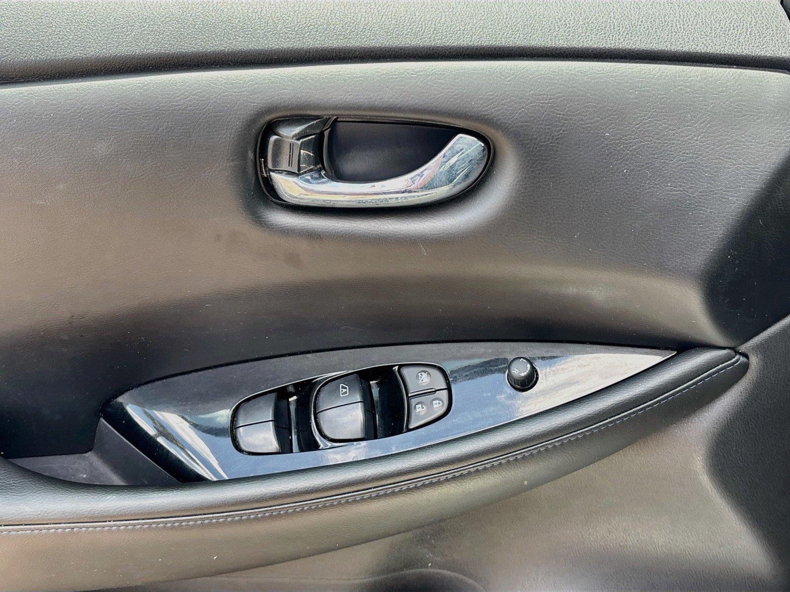 2016 Nissan LEAF SL