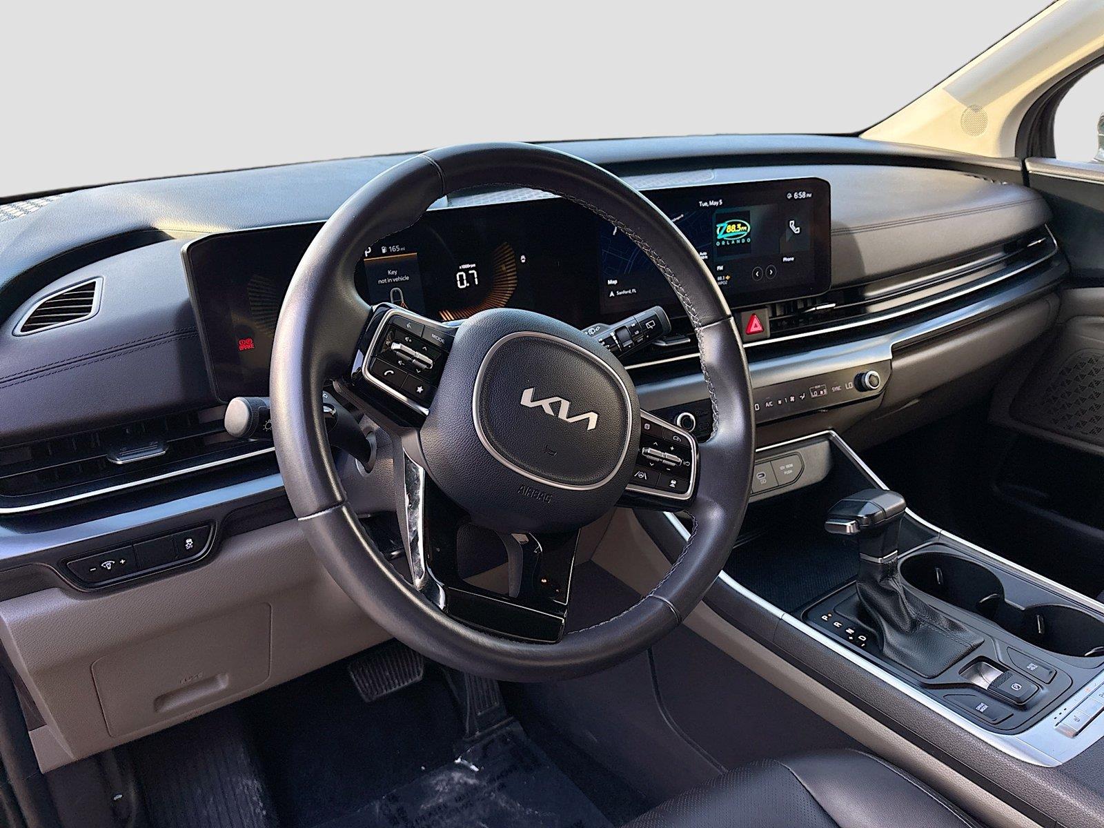 2025 Kia Carnival LXS