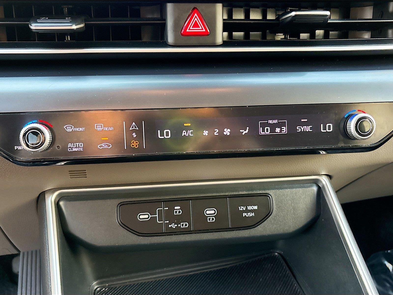 2025 Kia Carnival LXS