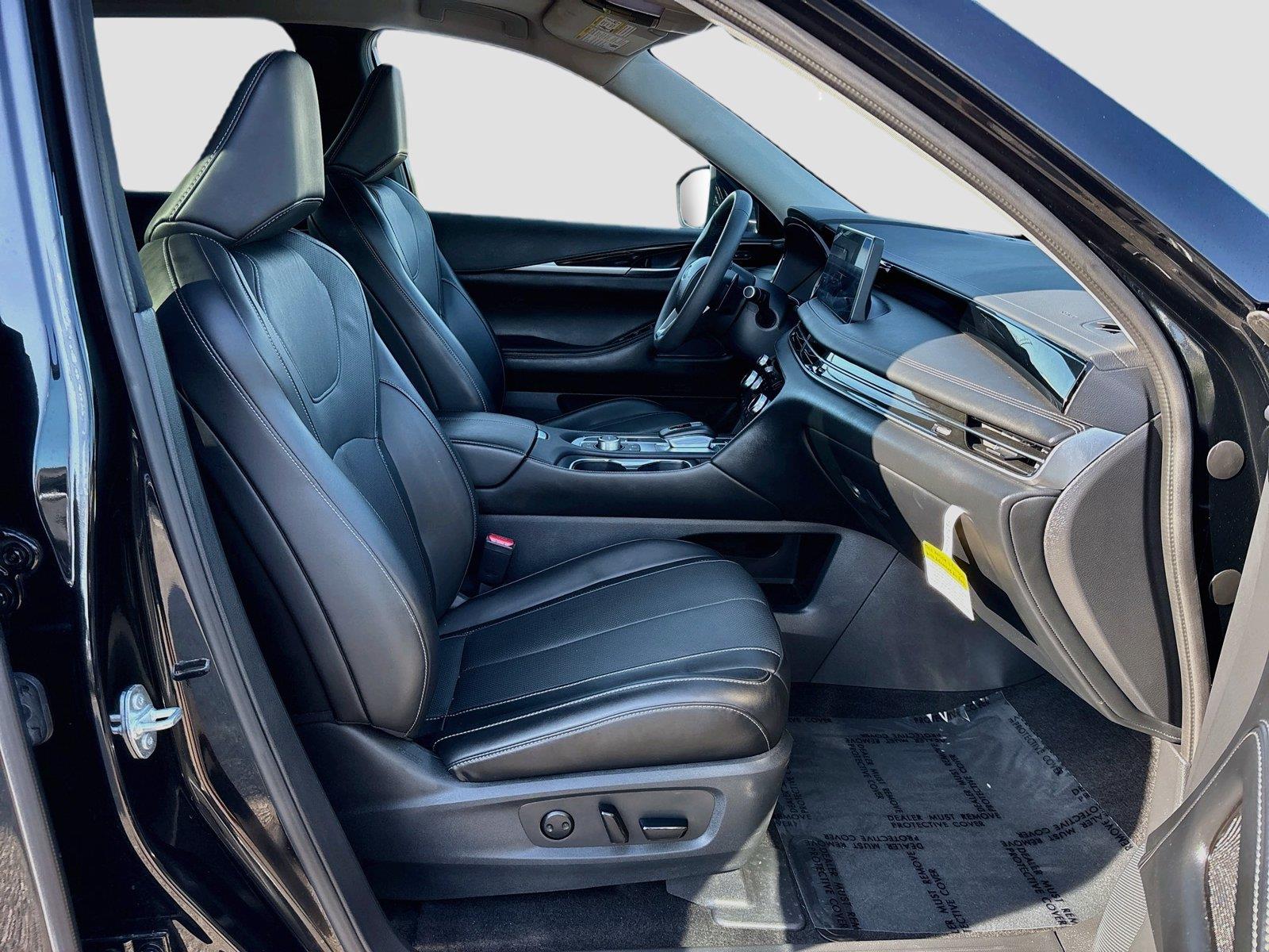 2025 INFINITI QX60 PURE