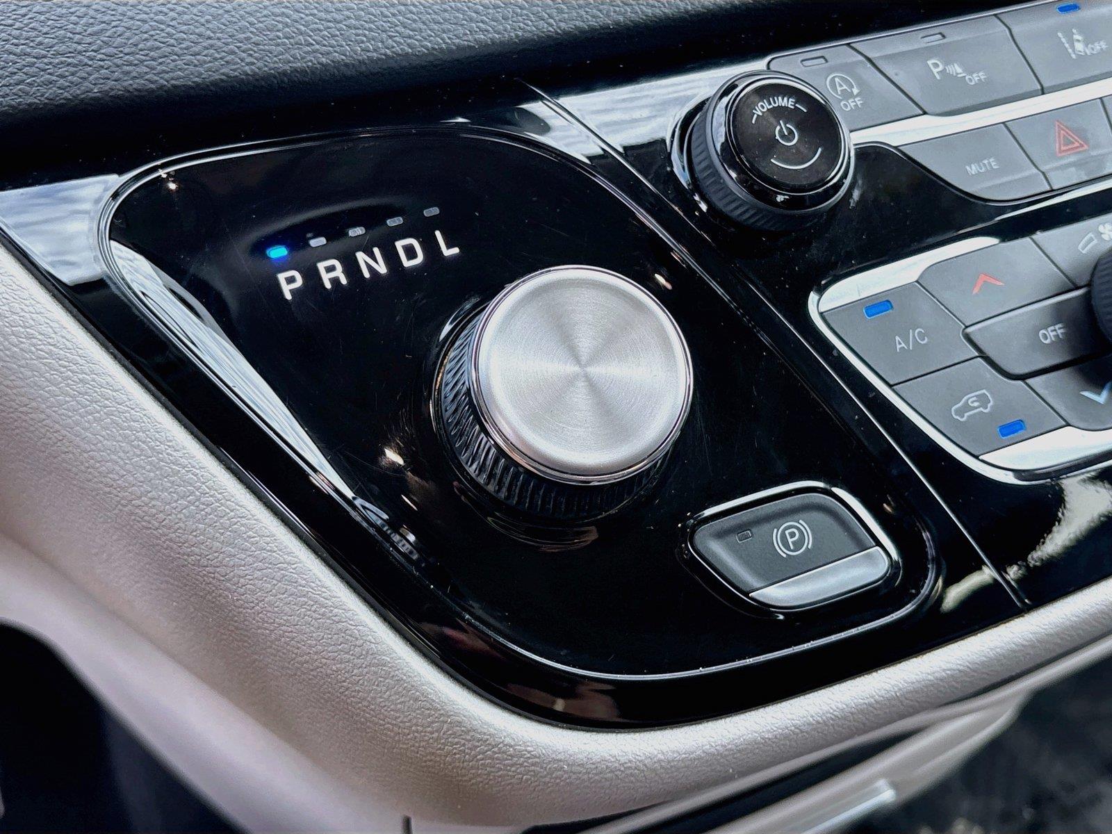 2023 CHRYSLER PACIFICA TOURIN