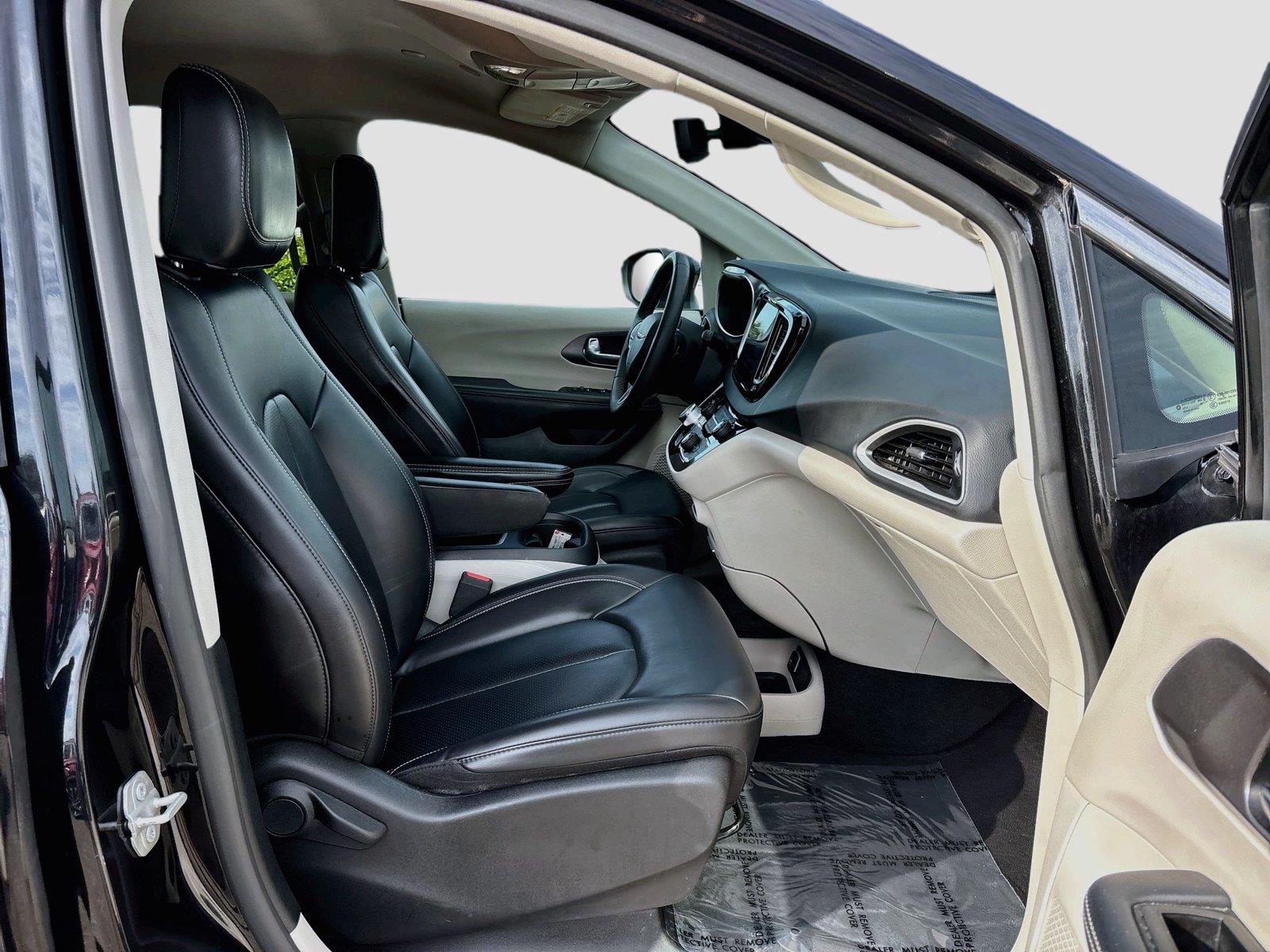 2023 CHRYSLER PACIFICA TOURIN