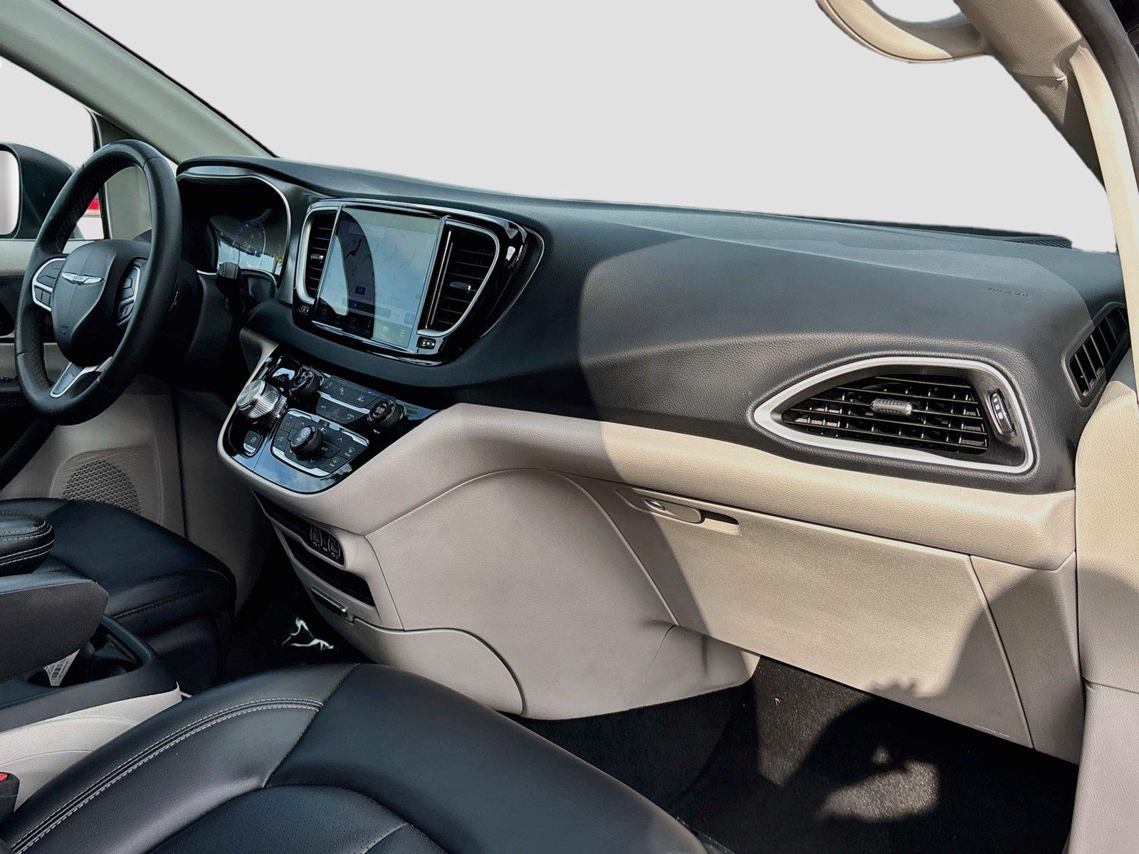 2023 CHRYSLER PACIFICA TOURIN