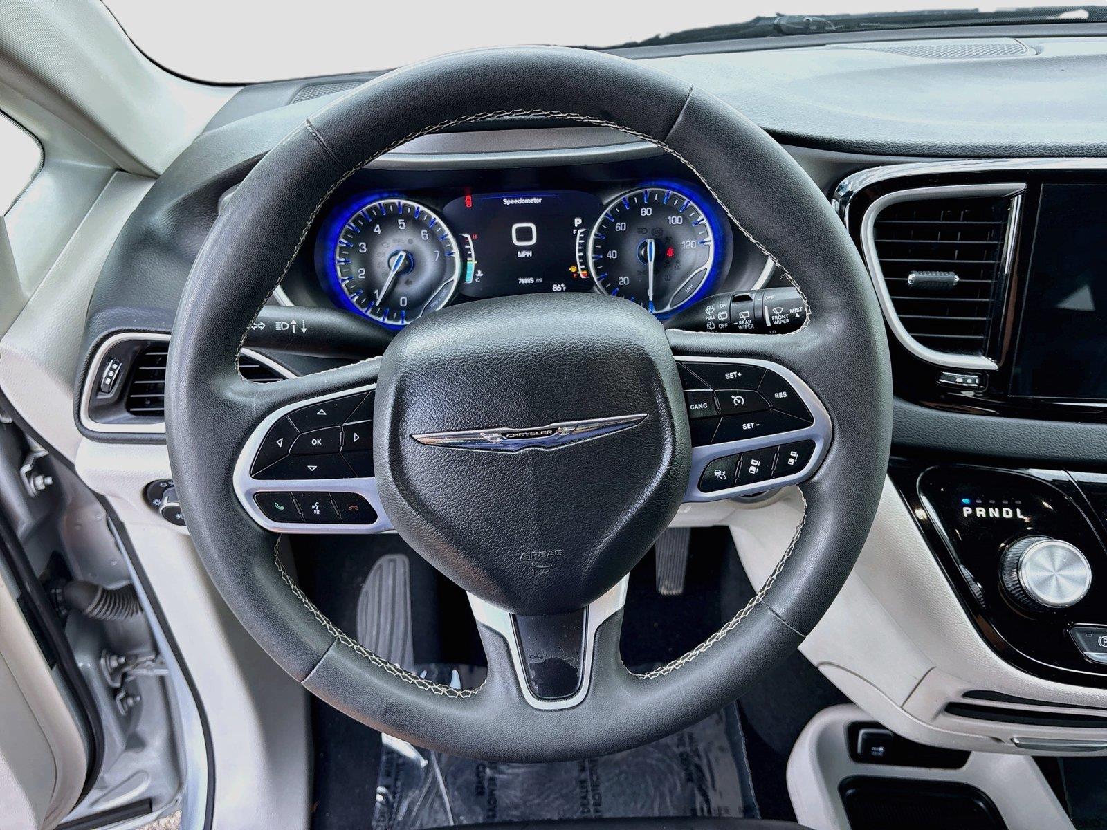 2023 Chrysler Pacifica Touring L
