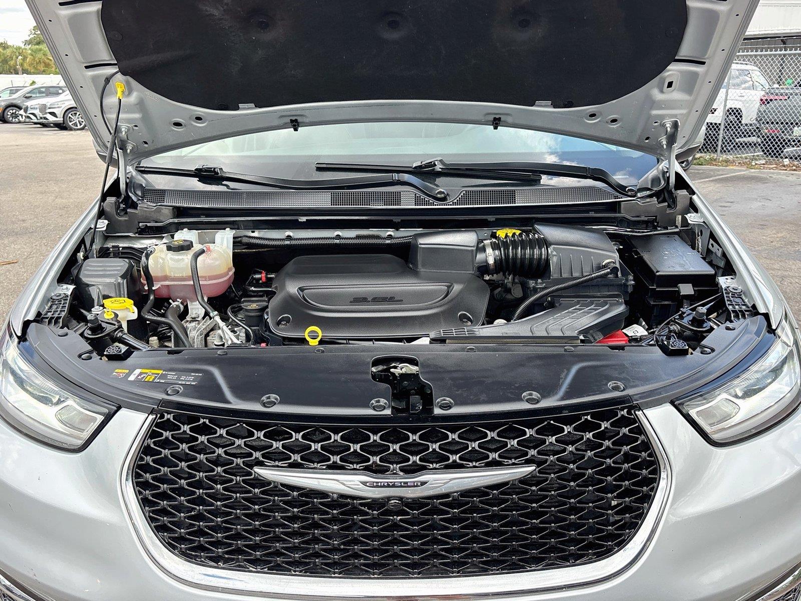 2023 Chrysler Pacifica Touring L