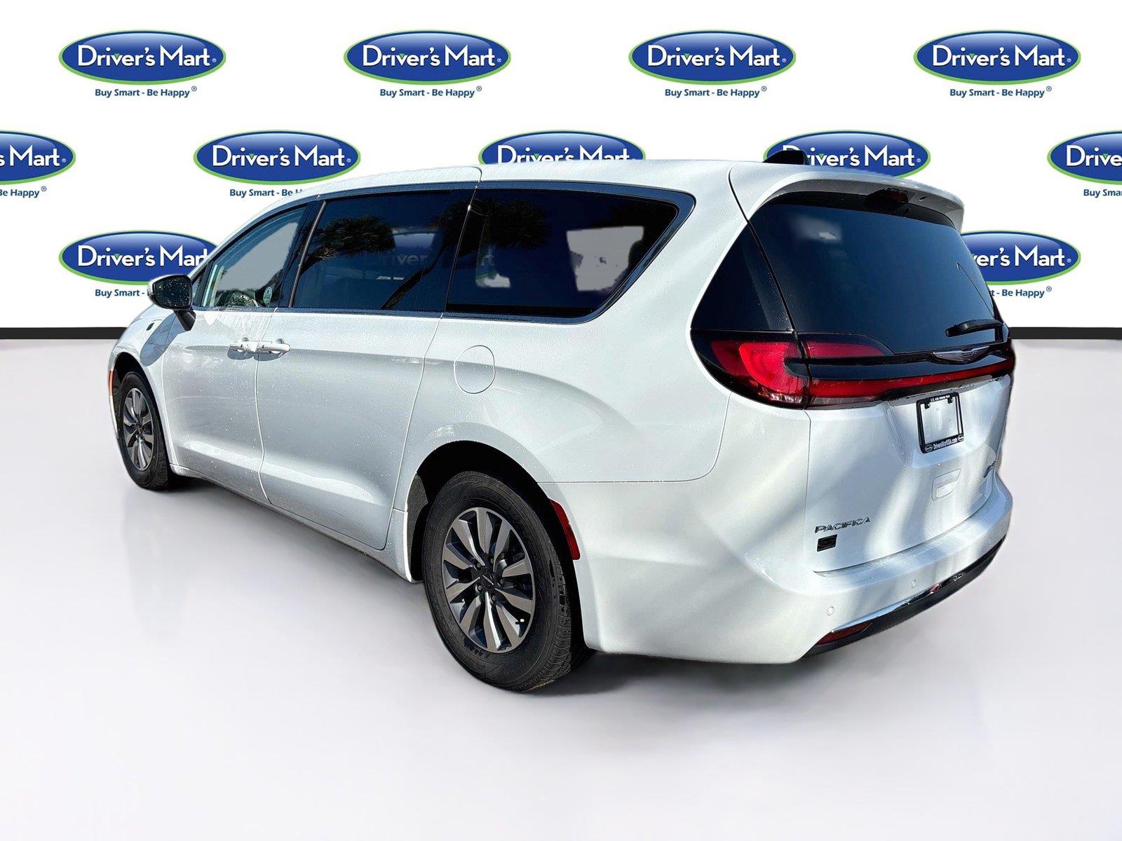 2023 Chrysler Pacifica Hybrid Touring L