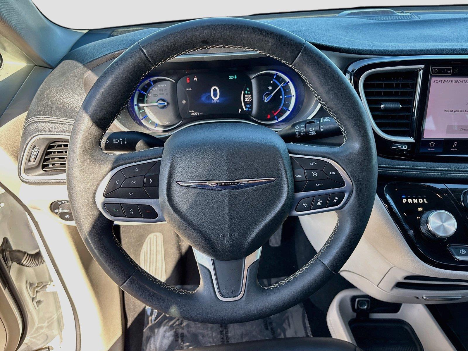 2023 Chrysler Pacifica Hybrid Touring L