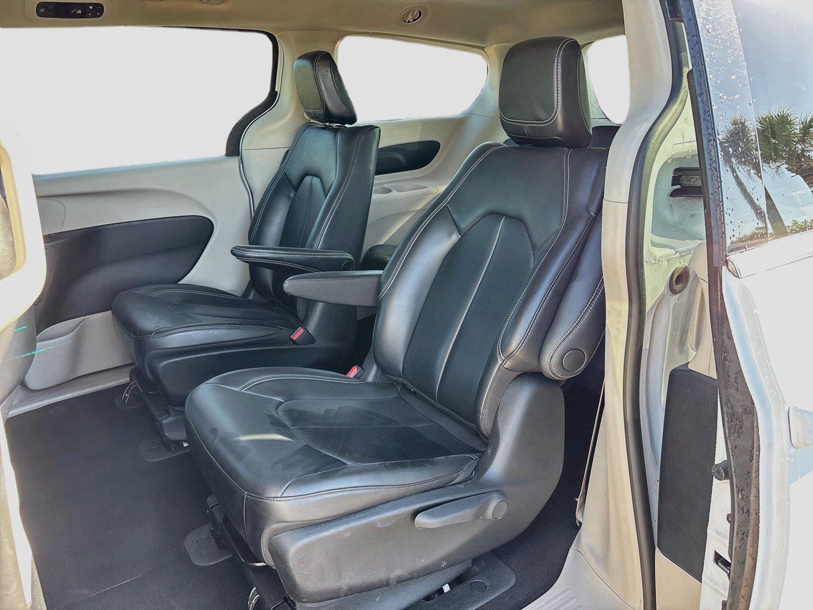 2023 Chrysler Pacifica Hybrid Touring L