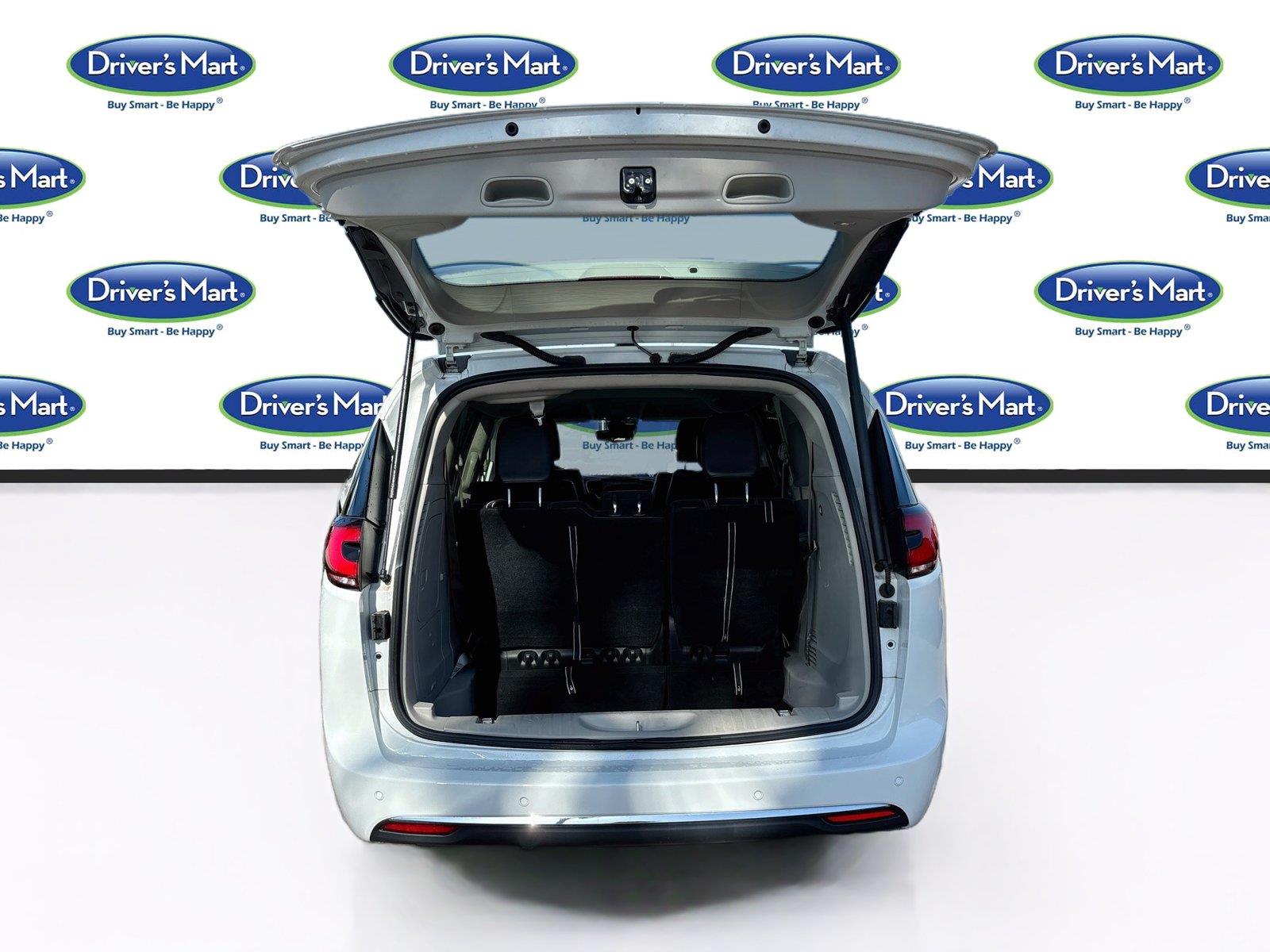 2023 Chrysler Pacifica Hybrid Touring L