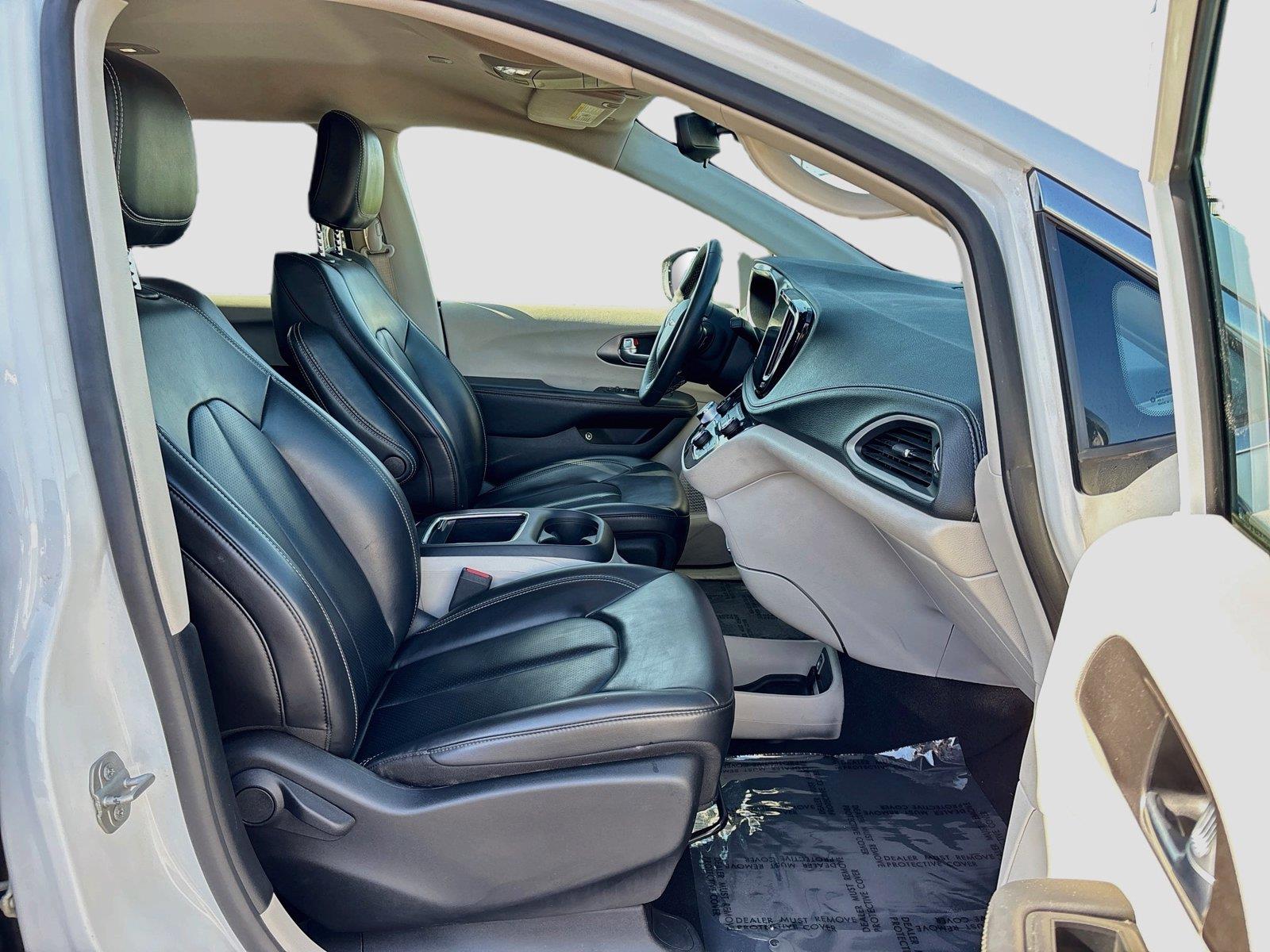 2023 Chrysler Pacifica Hybrid Touring L
