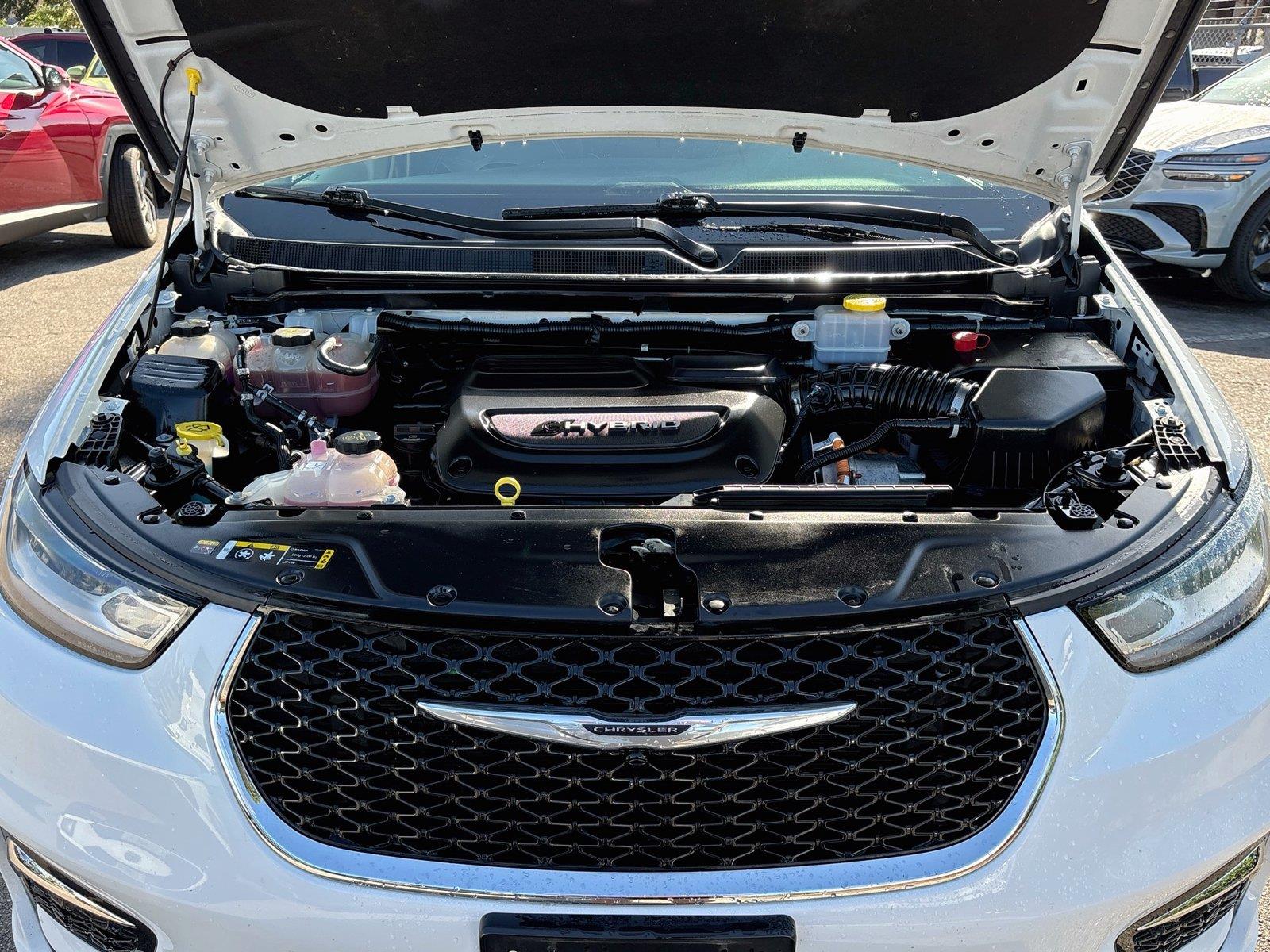 2023 Chrysler Pacifica Hybrid Touring L