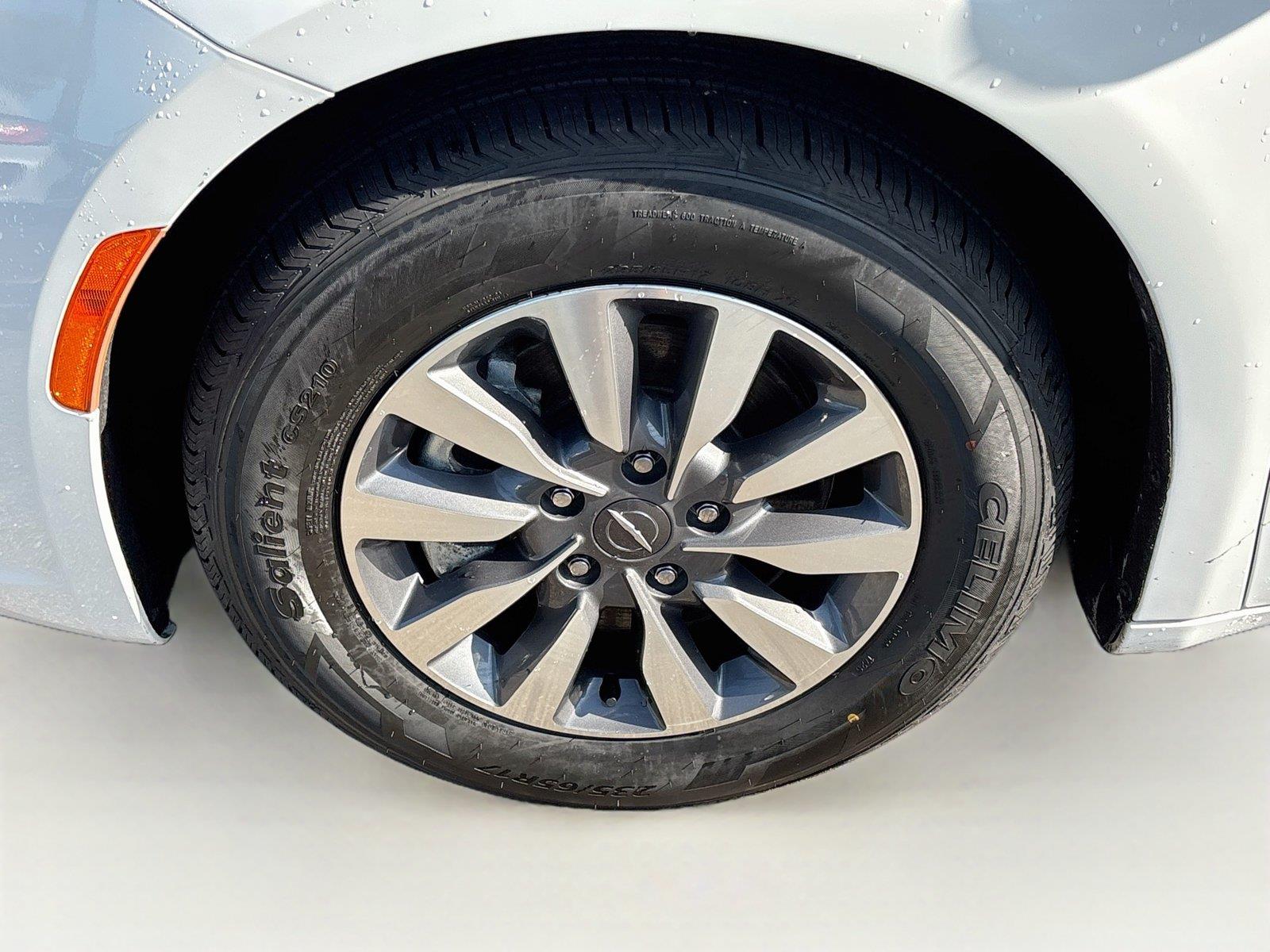 2023 Chrysler Pacifica Hybrid Touring L