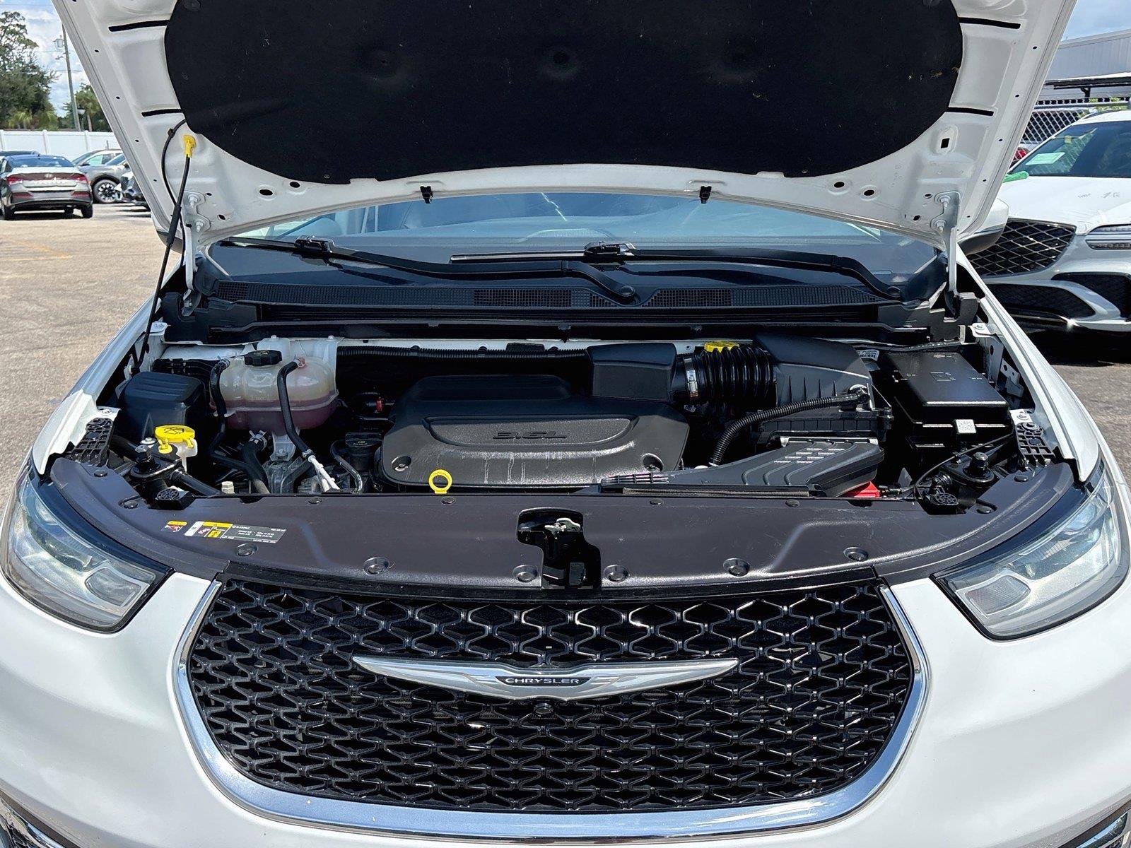 2023 Chrysler Pacifica Touring L