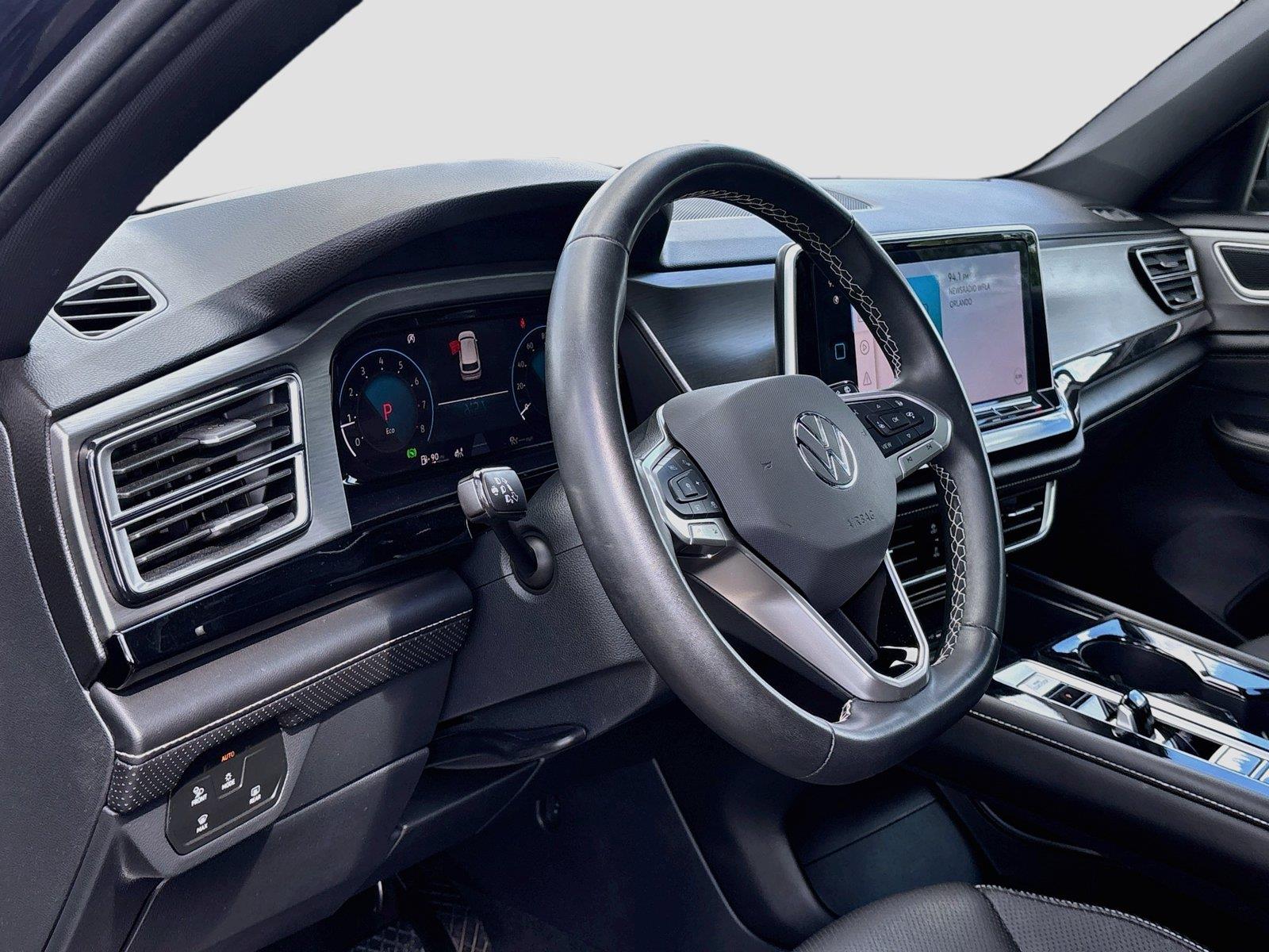 2024 Volkswagen Atlas Cross Sport 2.0T SE w/Technology
