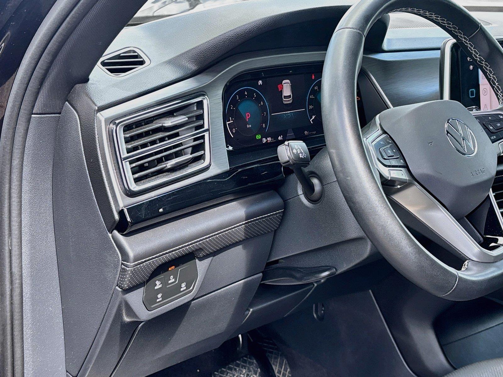 2024 Volkswagen Atlas Cross Sport 2.0T SE w/Technology