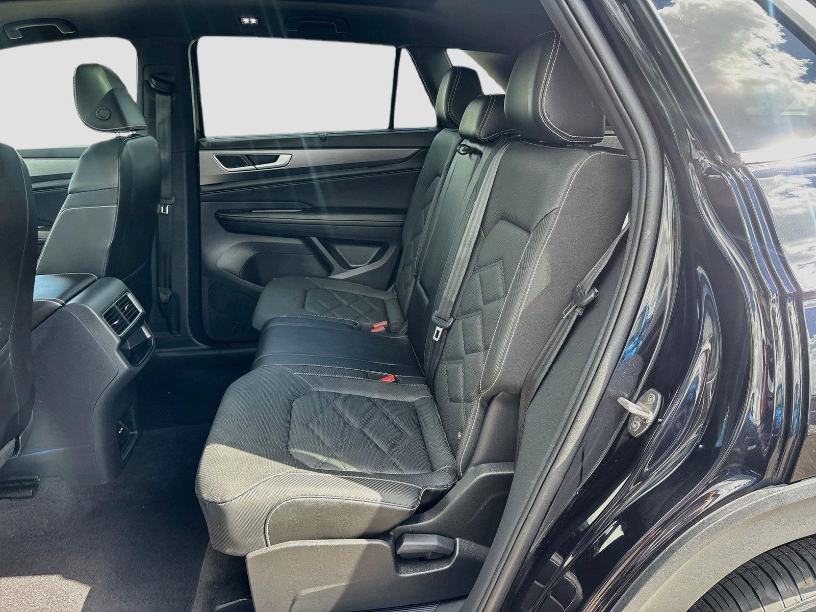 2024 Volkswagen Atlas Cross Sport 2.0T SE w/Technology