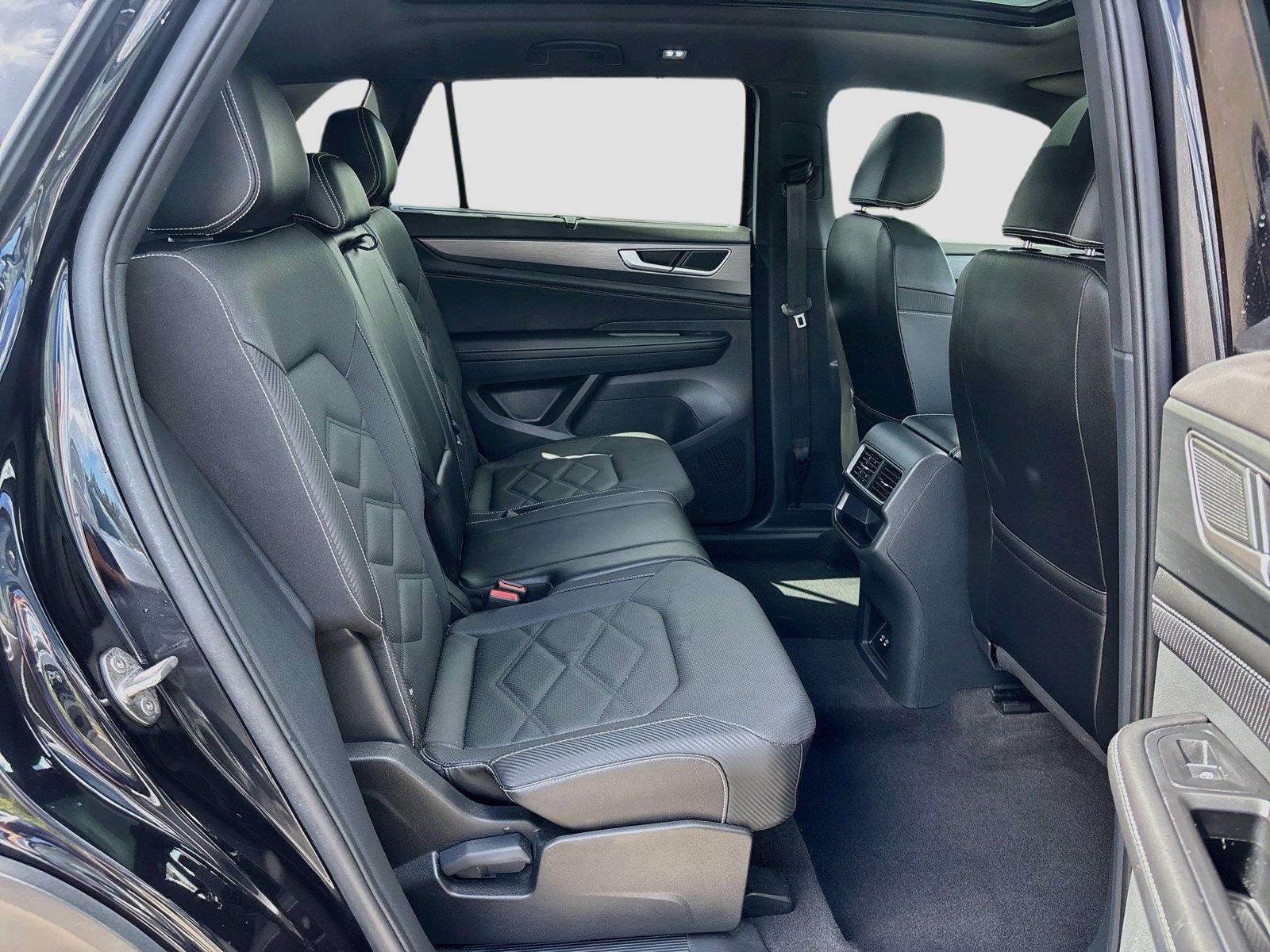 2024 Volkswagen Atlas Cross Sport 2.0T SE w/Technology