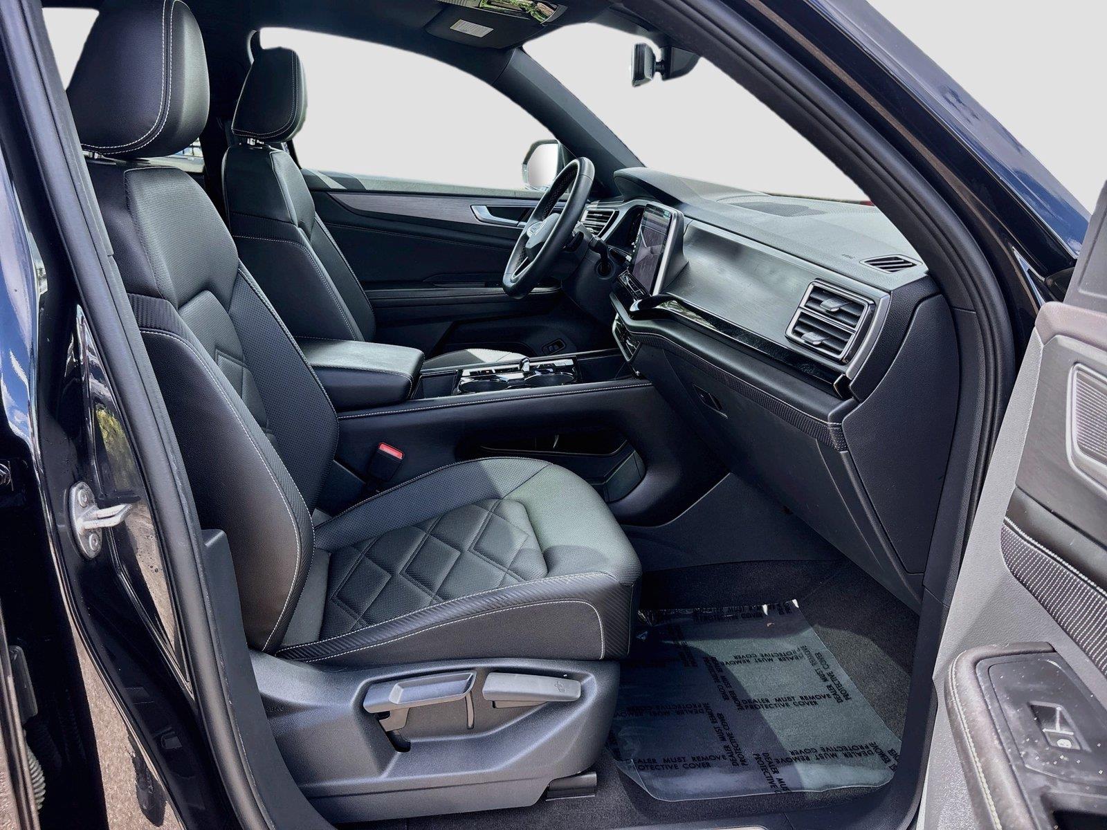 2024 Volkswagen Atlas Cross Sport 2.0T SE w/Technology