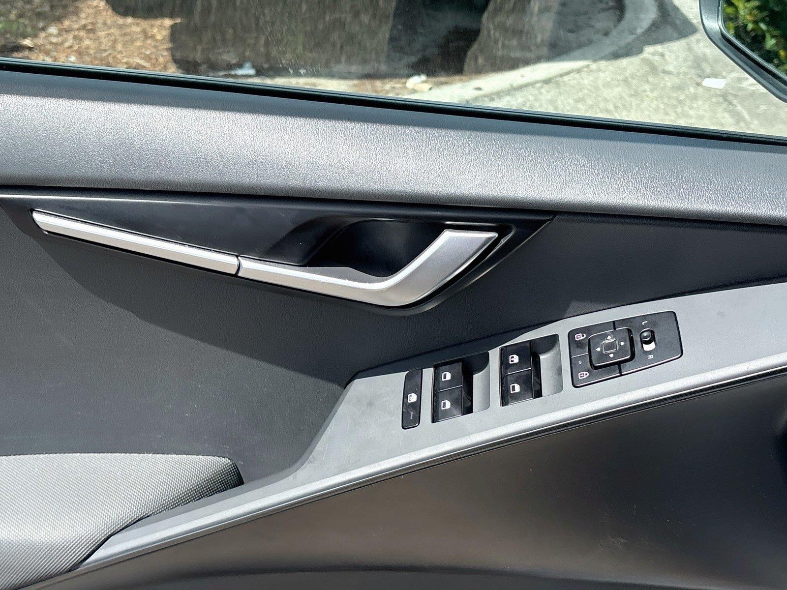 2025 Kia Niro LX