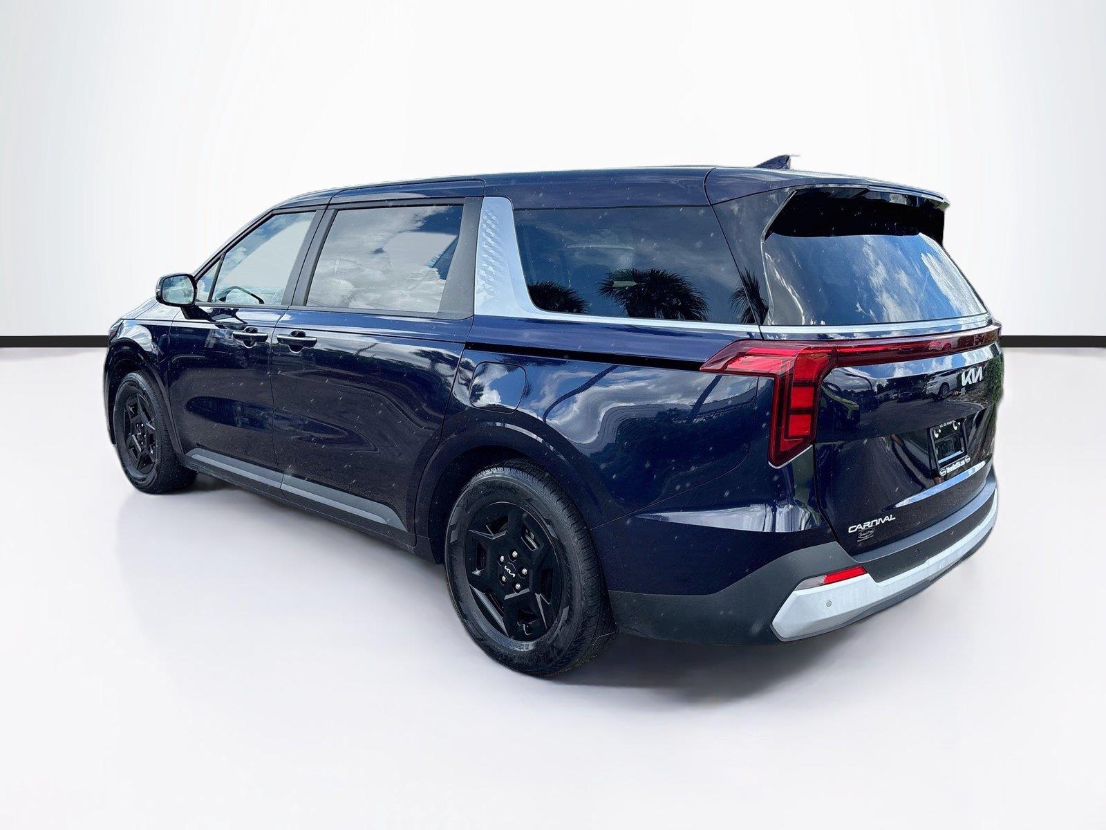 2025 Kia Carnival LXS