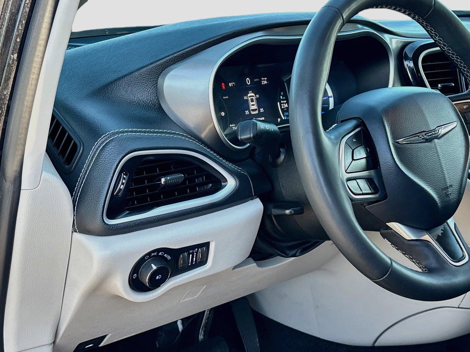 2023 Chrysler Pacifica Hybrid Touring L