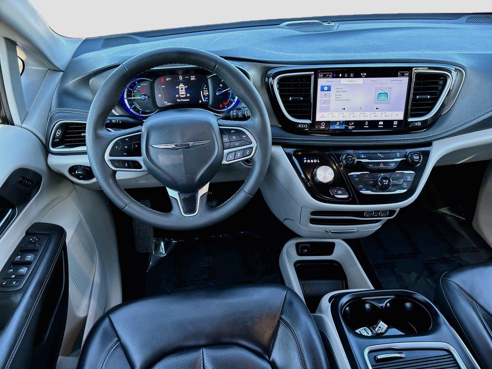 2023 Chrysler Pacifica Hybrid Touring L