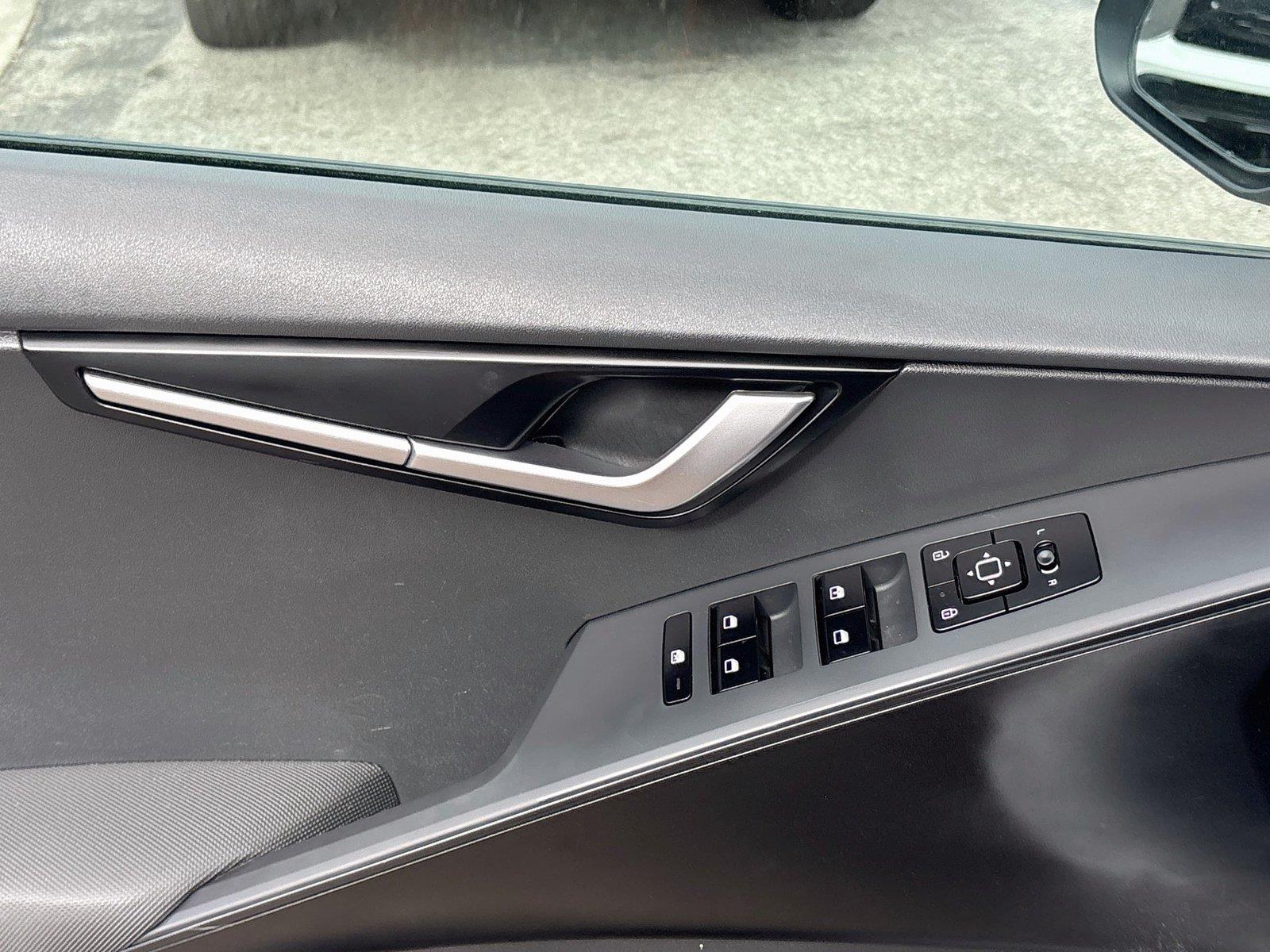 2025 KIA NIRO LX