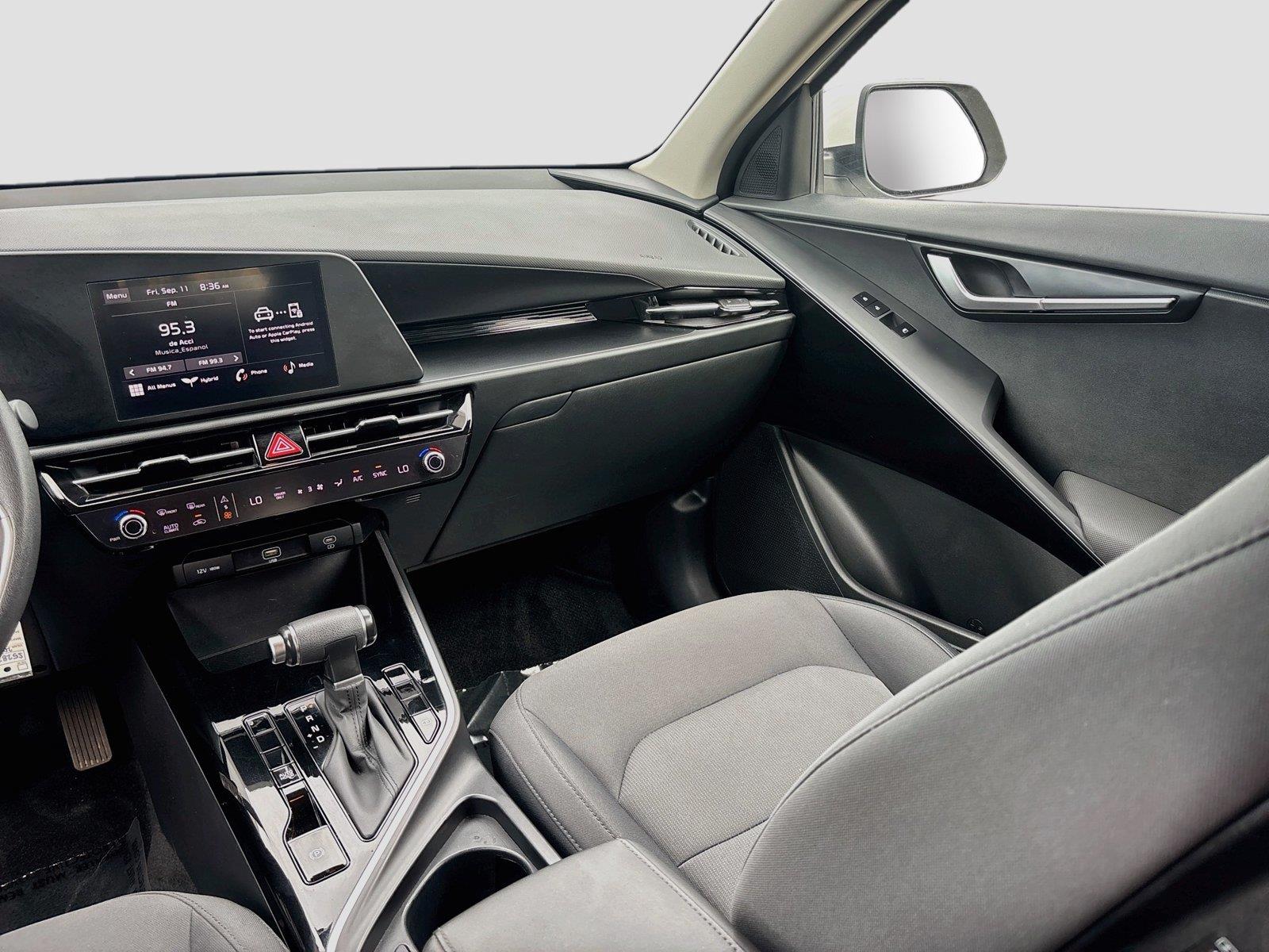 2025 KIA NIRO LX