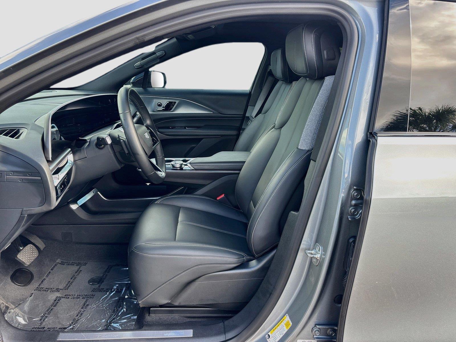 2024 Cadillac LYRIQ Tech