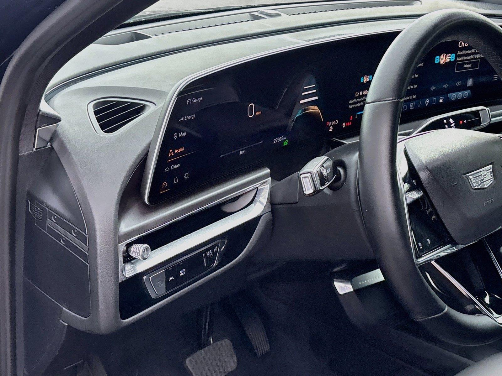 2024 Cadillac LYRIQ Tech