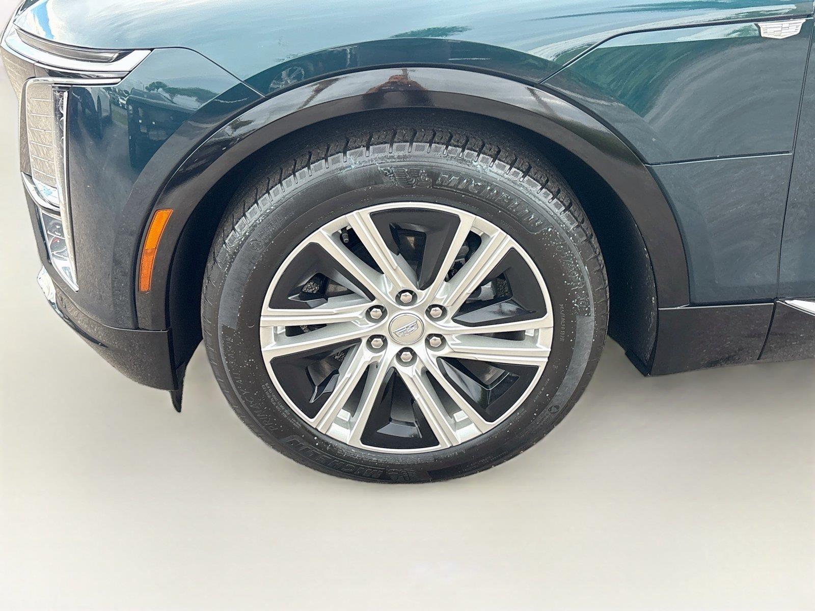 2024 Cadillac LYRIQ Tech