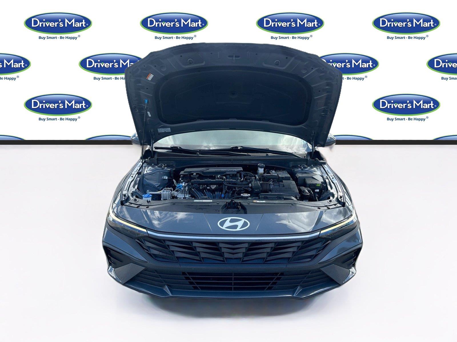 2025 Hyundai Elantra SE