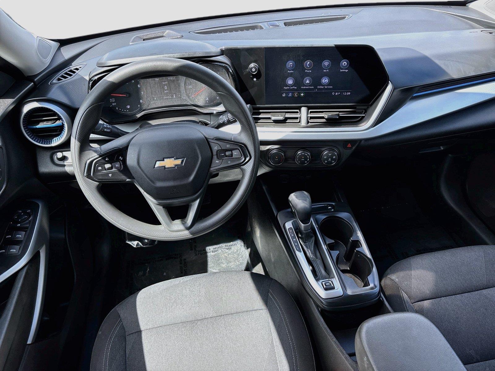 2025 Chevrolet Trax LS