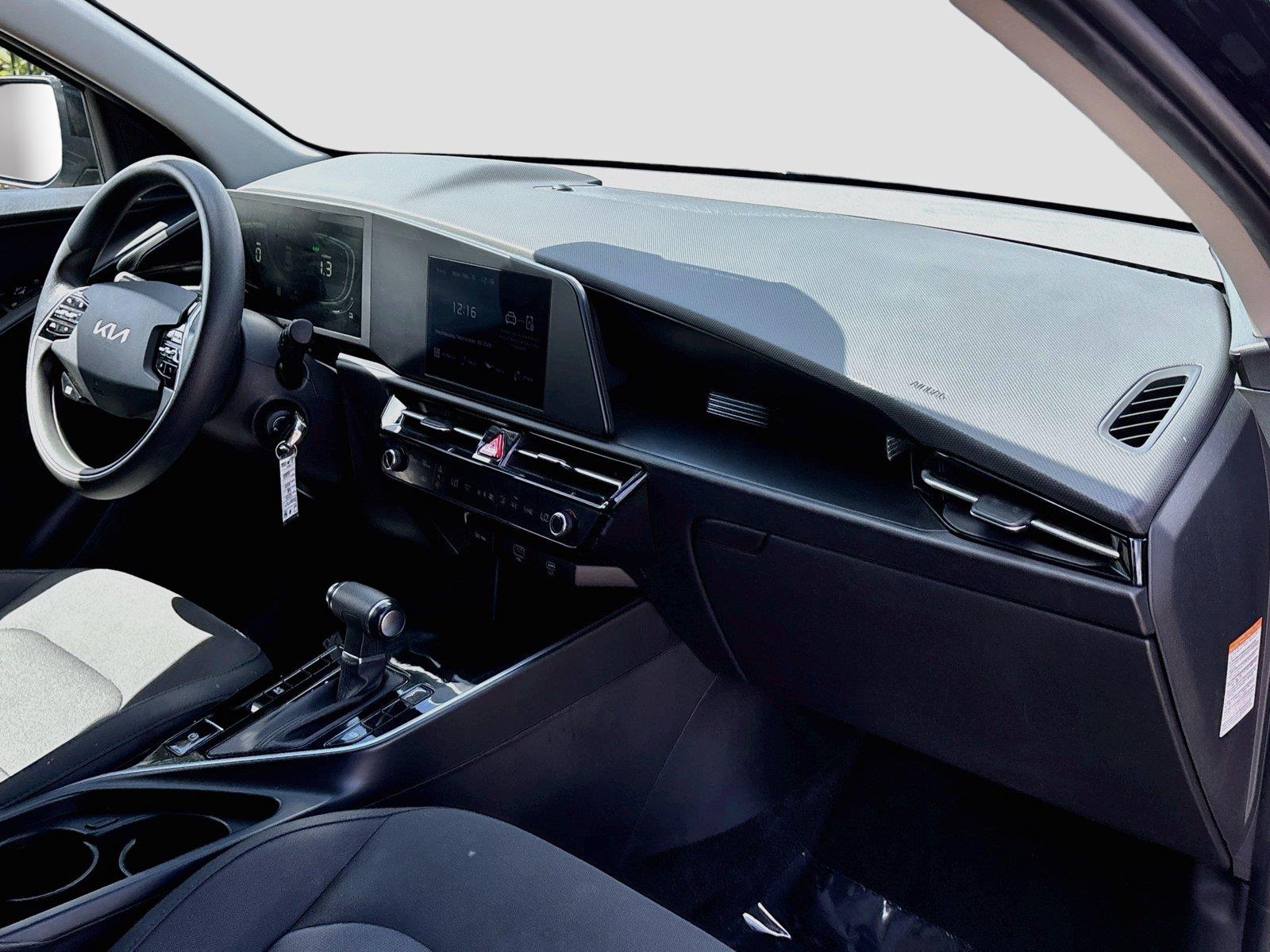 2025 Kia Niro LX