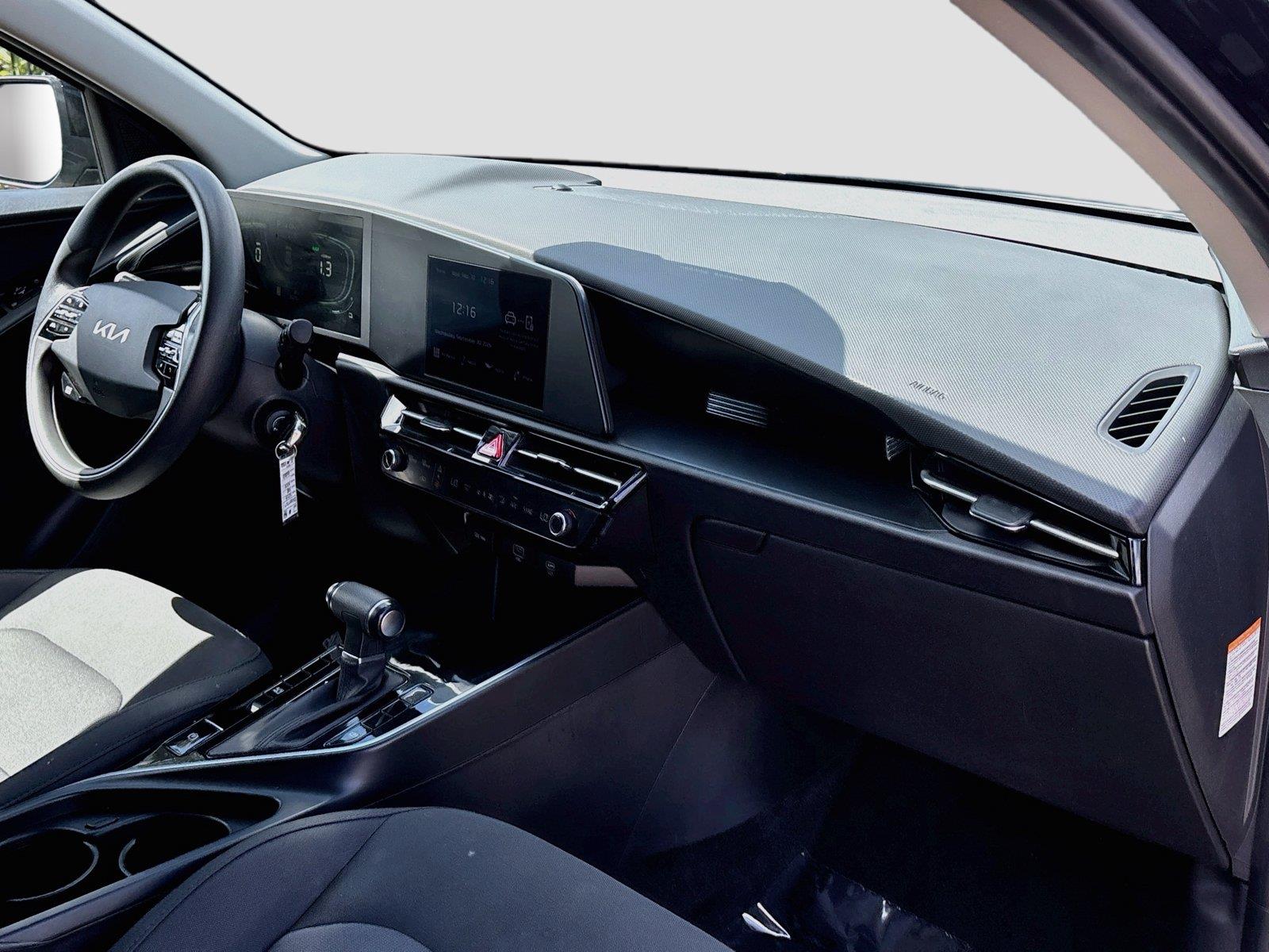 2025 Kia Niro LX