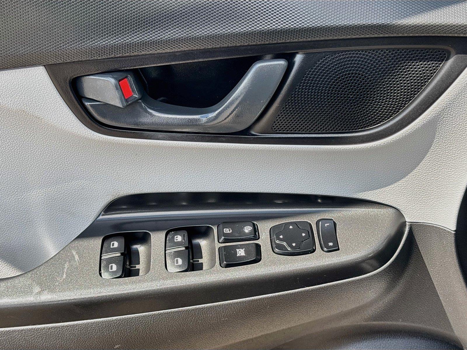 2023 Hyundai Kona SE