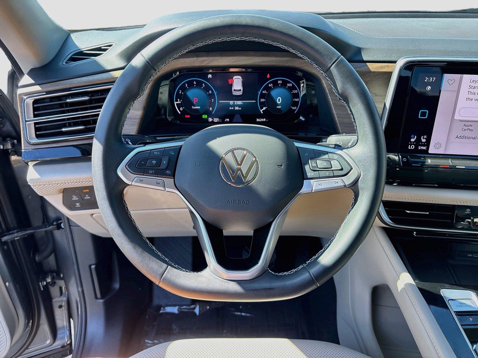 2024 Volkswagen Atlas 2.0T SE w/Technology