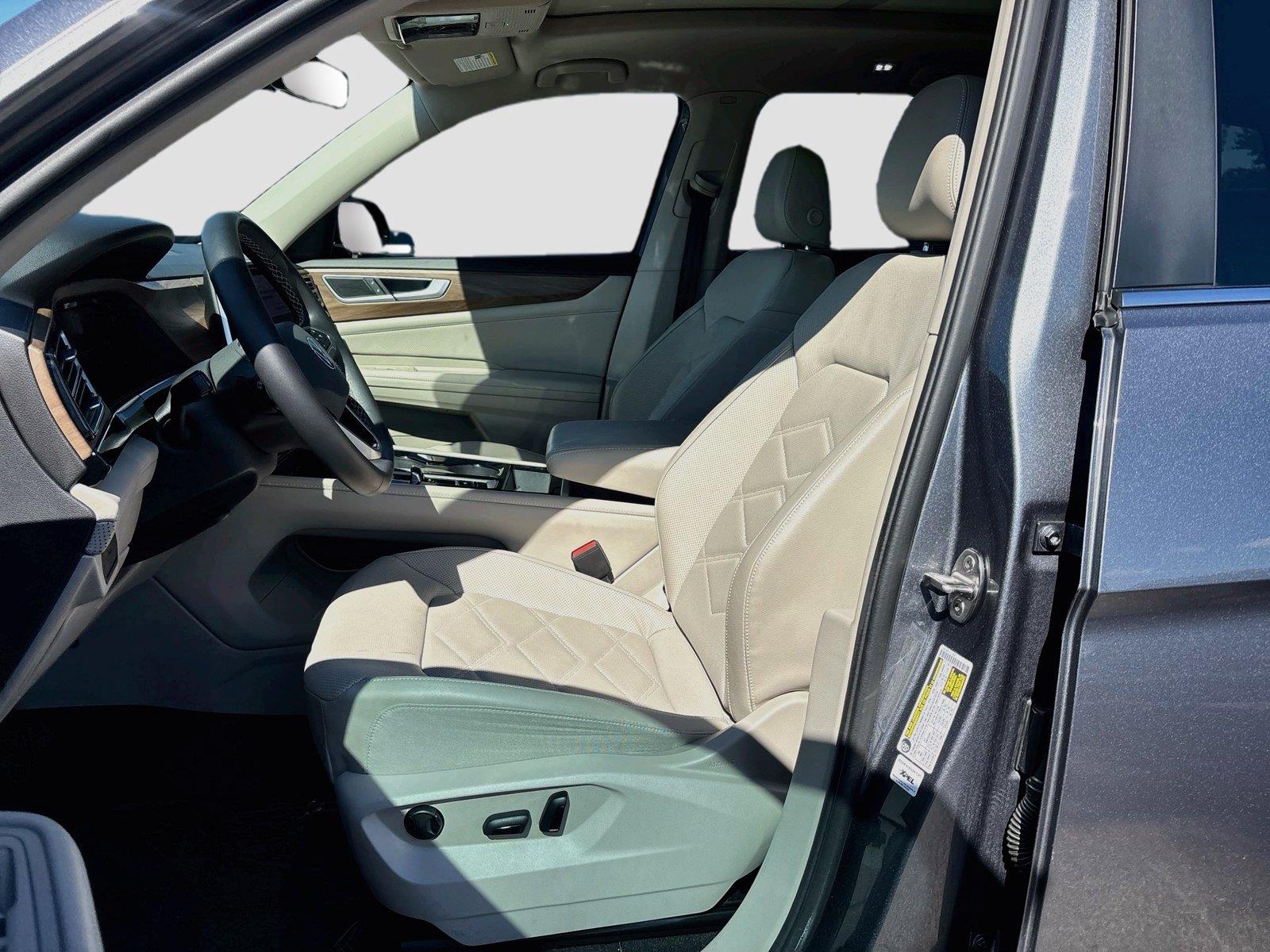 2024 Volkswagen Atlas 2.0T SE w/Technology