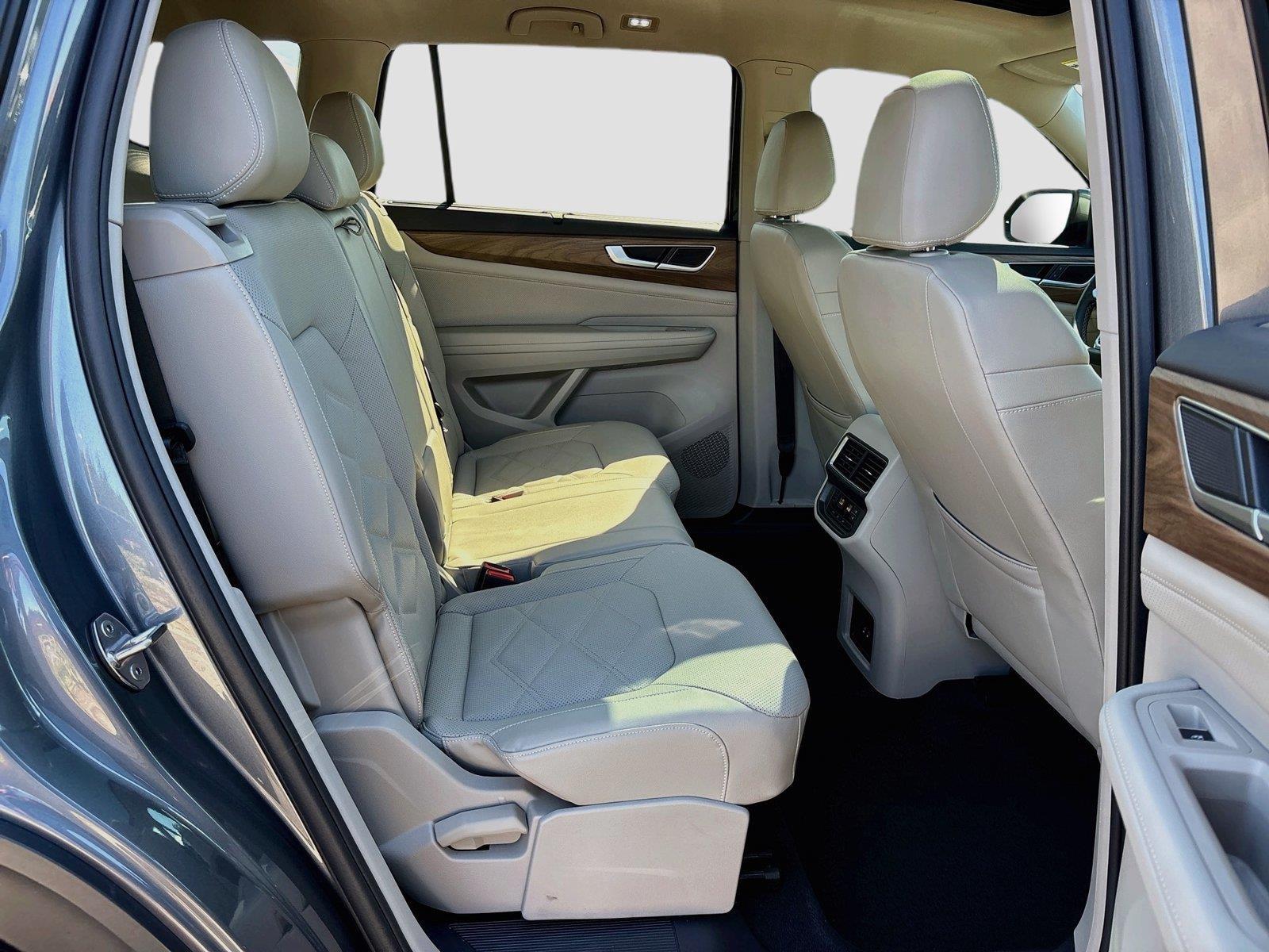 2024 Volkswagen Atlas 2.0T SE w/Technology