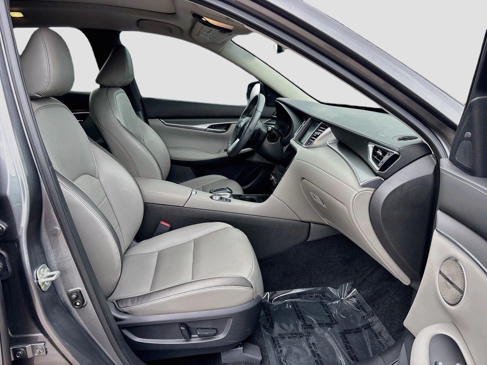 2023 INFINITI QX50 LUXE