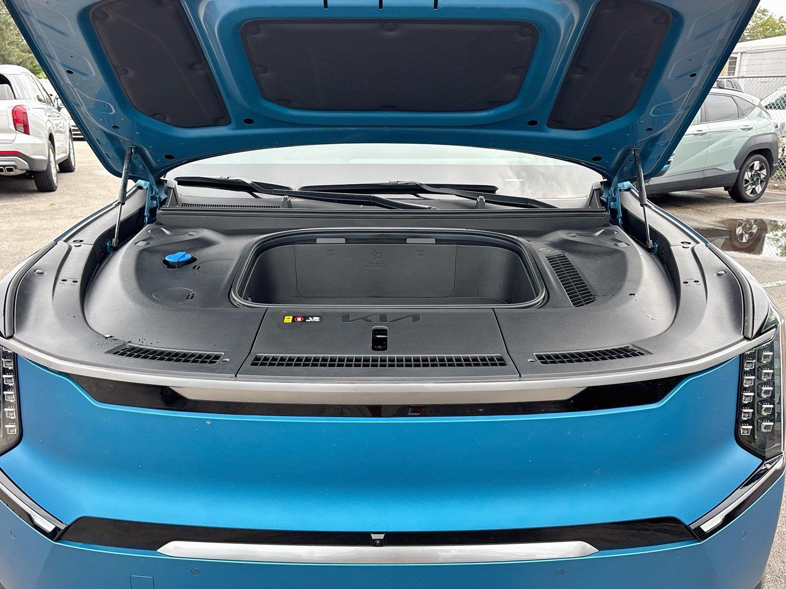 2024 Kia EV9 Land