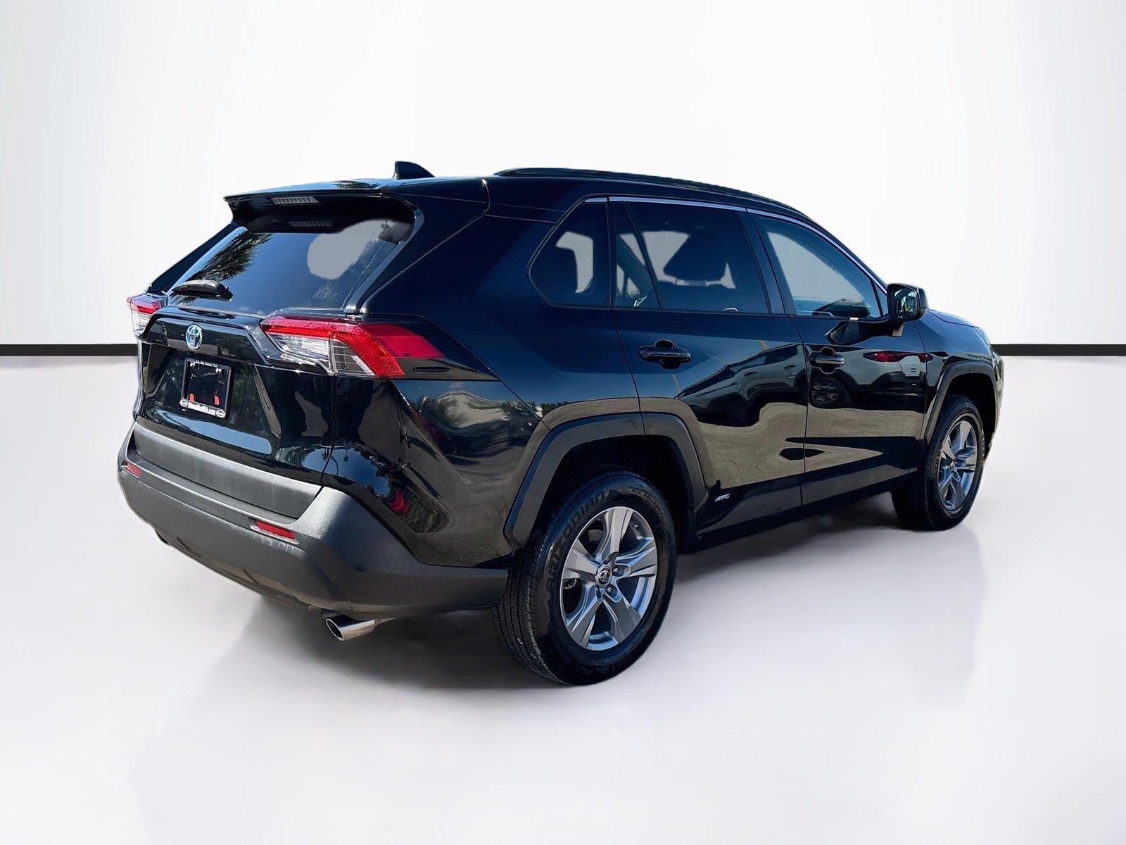 2022 Toyota RAV4 Hybrid LE