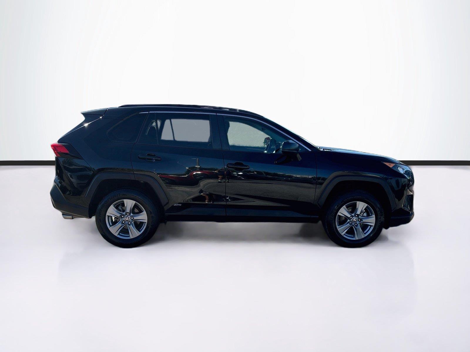 2022 Toyota RAV4 Hybrid LE
