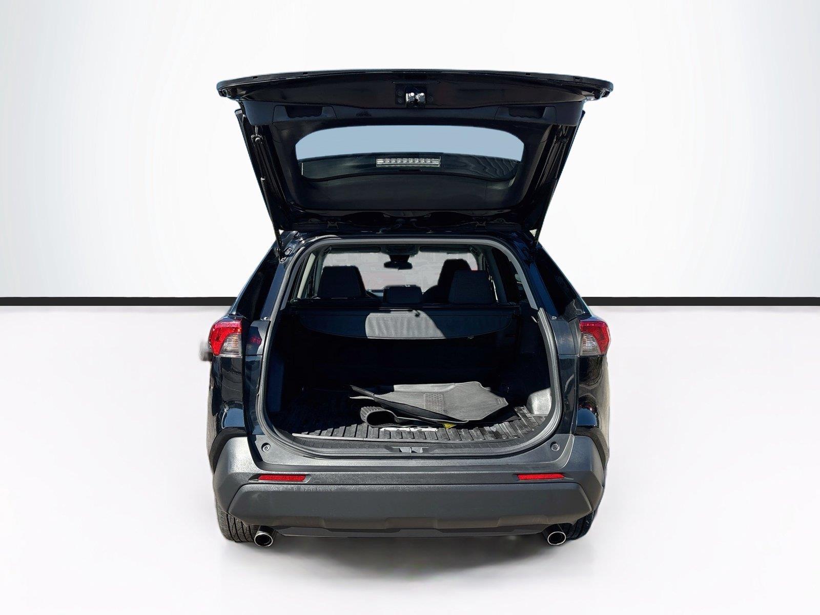 2022 Toyota RAV4 Hybrid LE