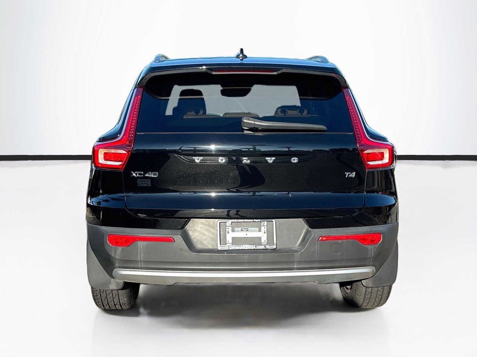 2022 Volvo XC40 Inscription