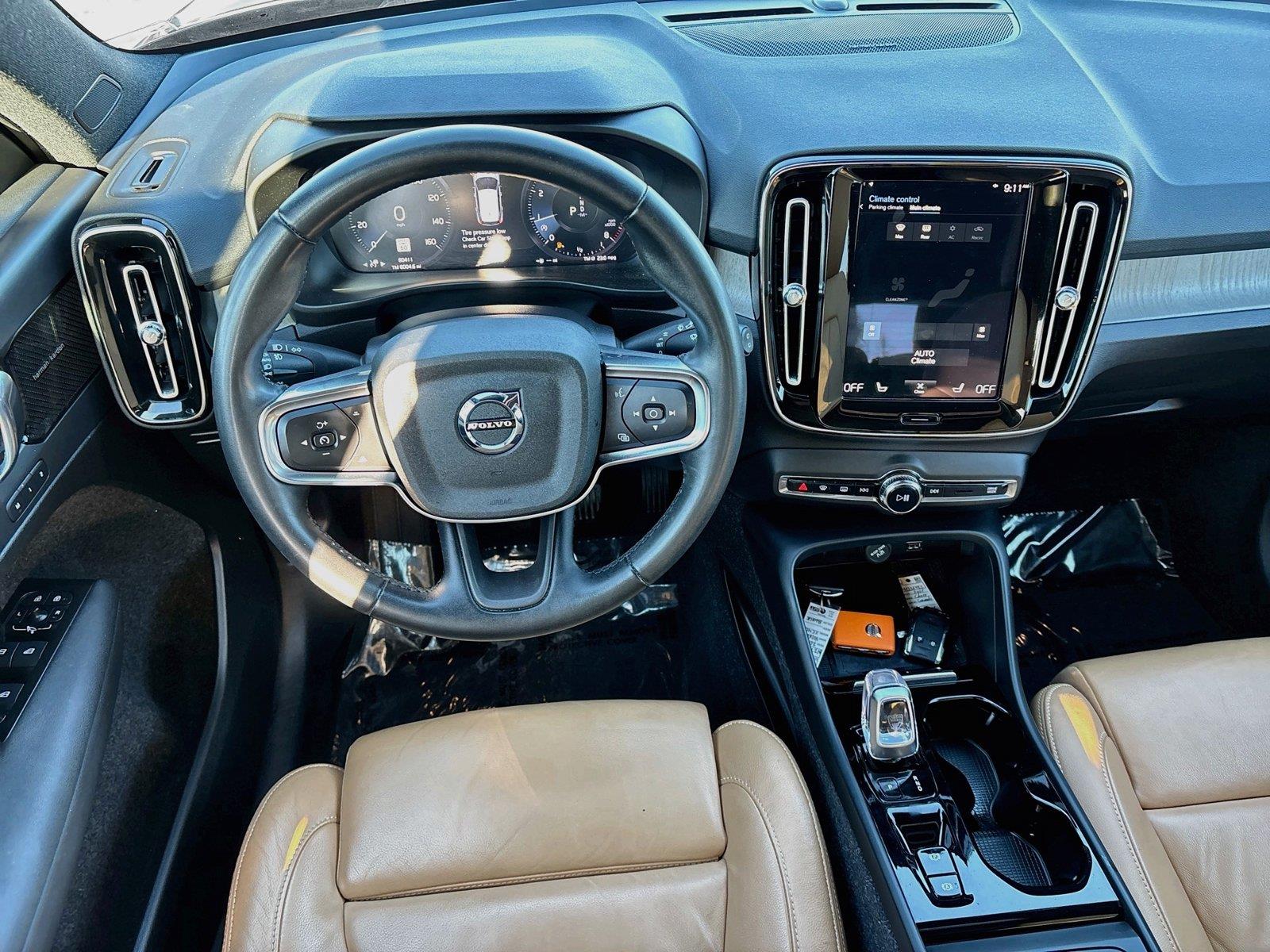 2022 Volvo XC40 Inscription